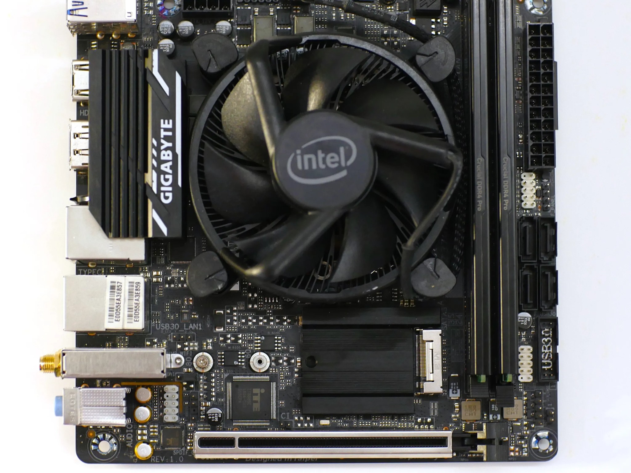 Gigabyte Z370n ITX WIFI Motherboard | I5 9400f | 32GB DDR4 crucial 3200MHz | one RAM slot is bad