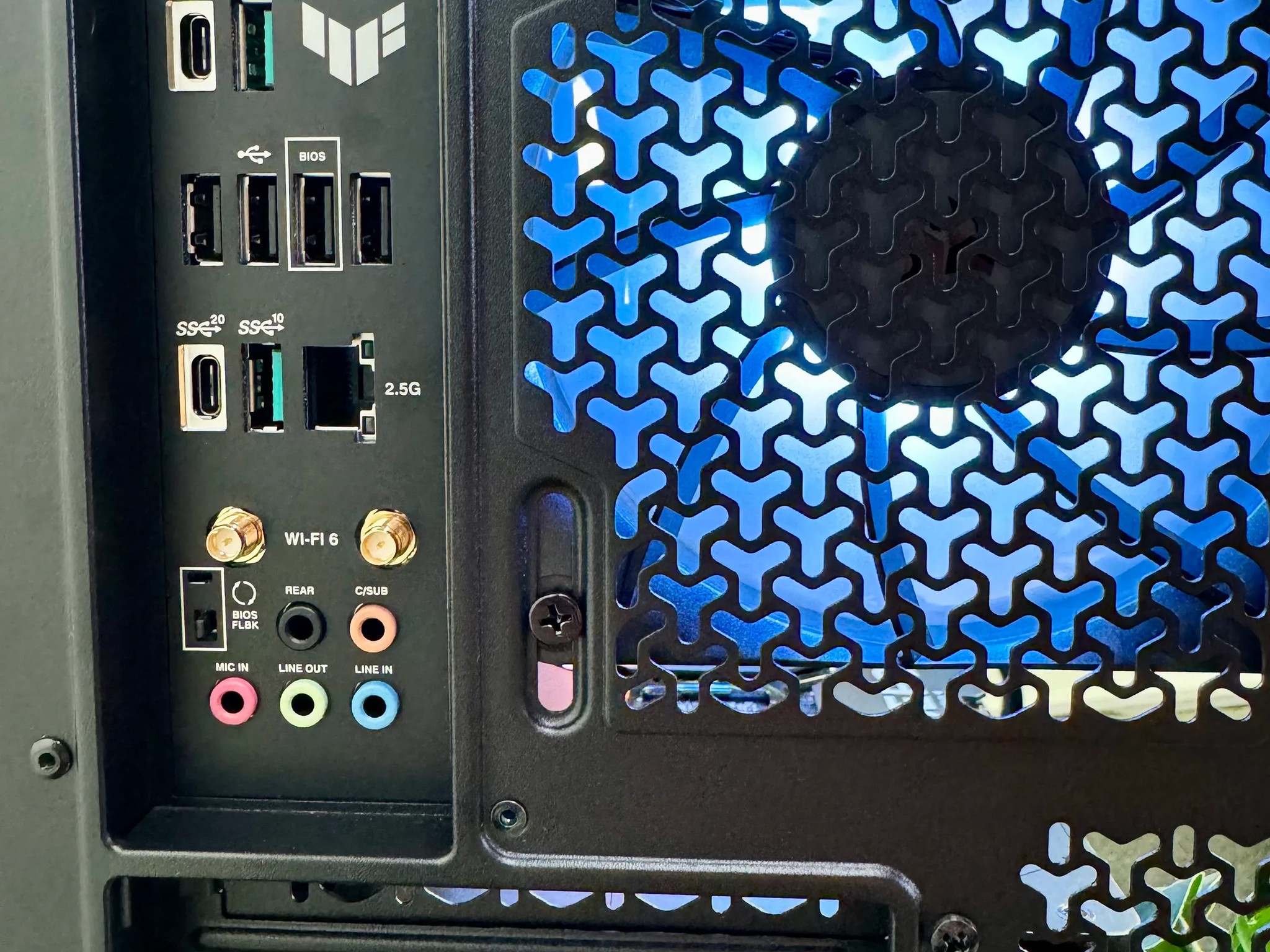 Dominator Super Gaming PC | Asus 4080 SUPER OC 7800x3D WD Black 2TB Corsair 32GB DDR5 Corsair 1000w
