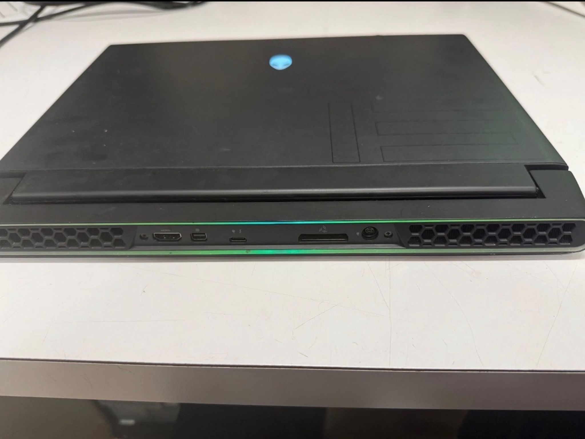 Dell Alienware M15 R3 Intel i7 10750H AMD RX 5500M 16GB RAM 512 GB NVME SSD