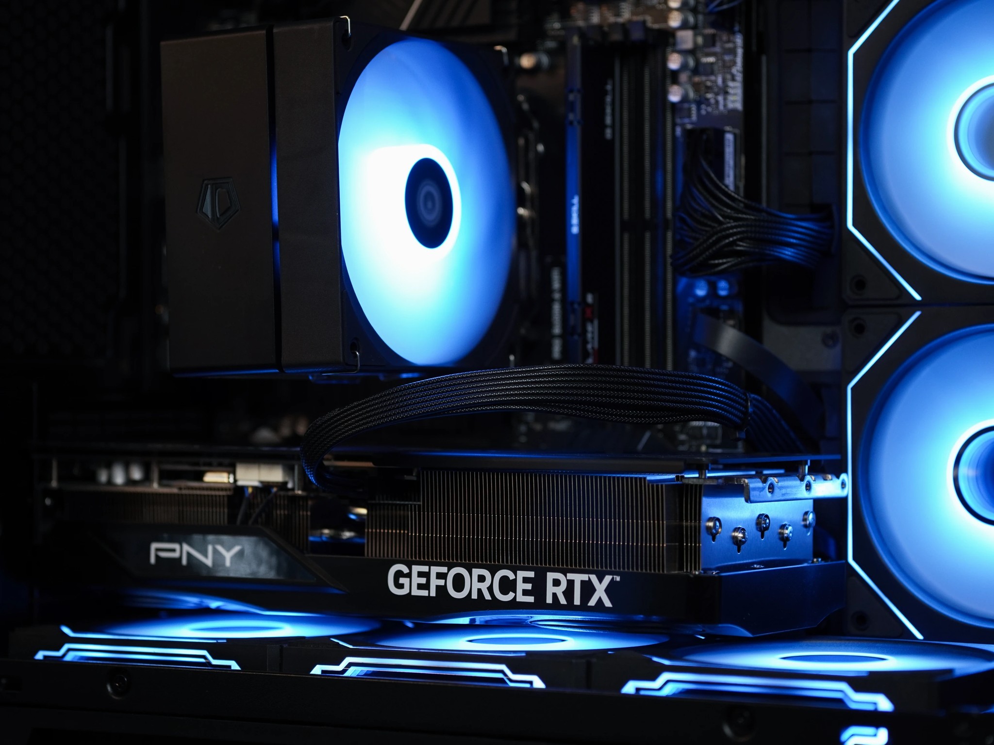 EXT Vision 70X Pro (V3) - Ryzen 7 8700F, RTX 5070 Ti 16GB, 32GB DDR5 Ram, 1TB SSD Gaming PC