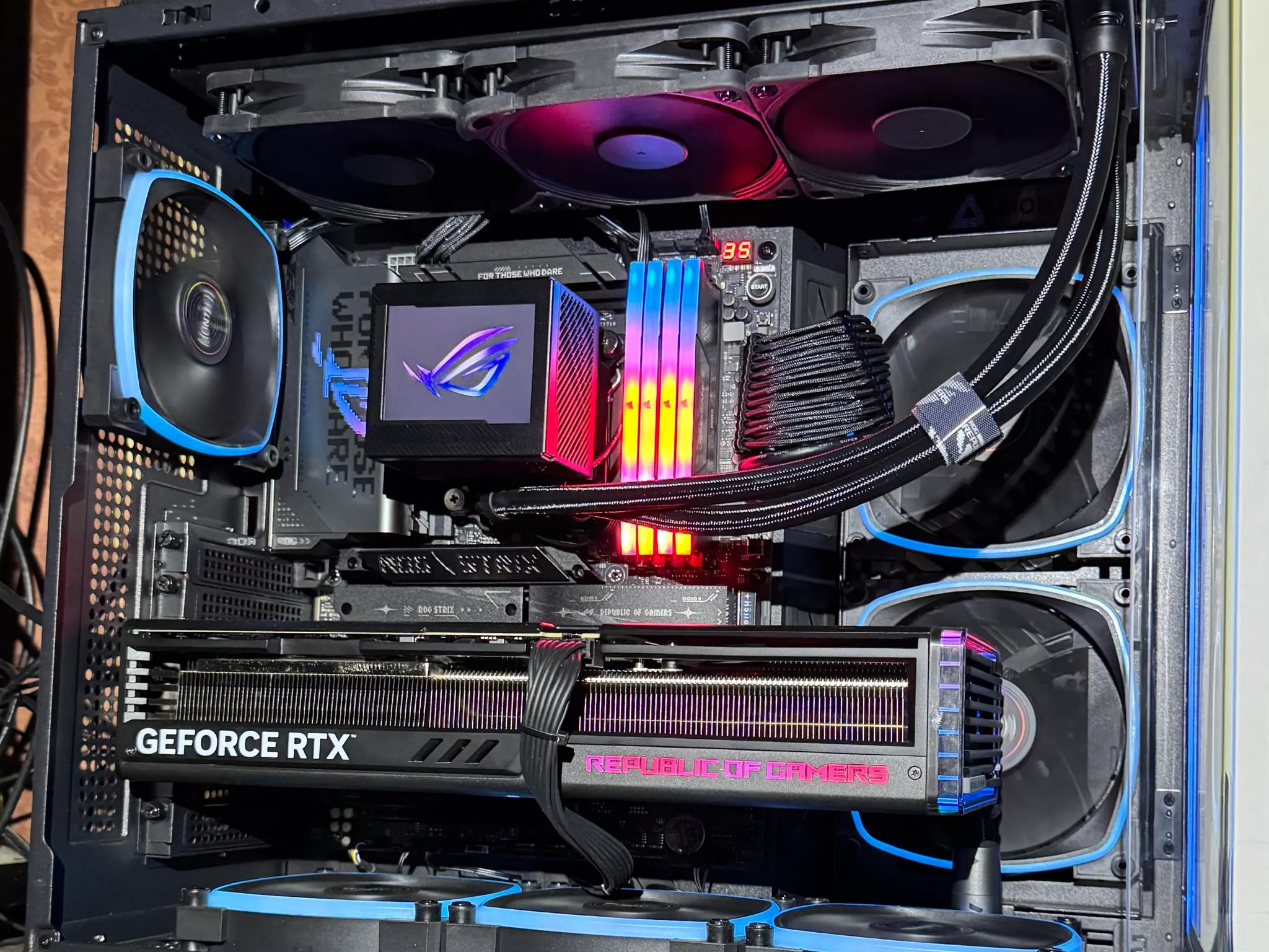 ROG OF FURY-4090 ASUS ROG STRIX + RYZEN 7 9800x3D + 64GB