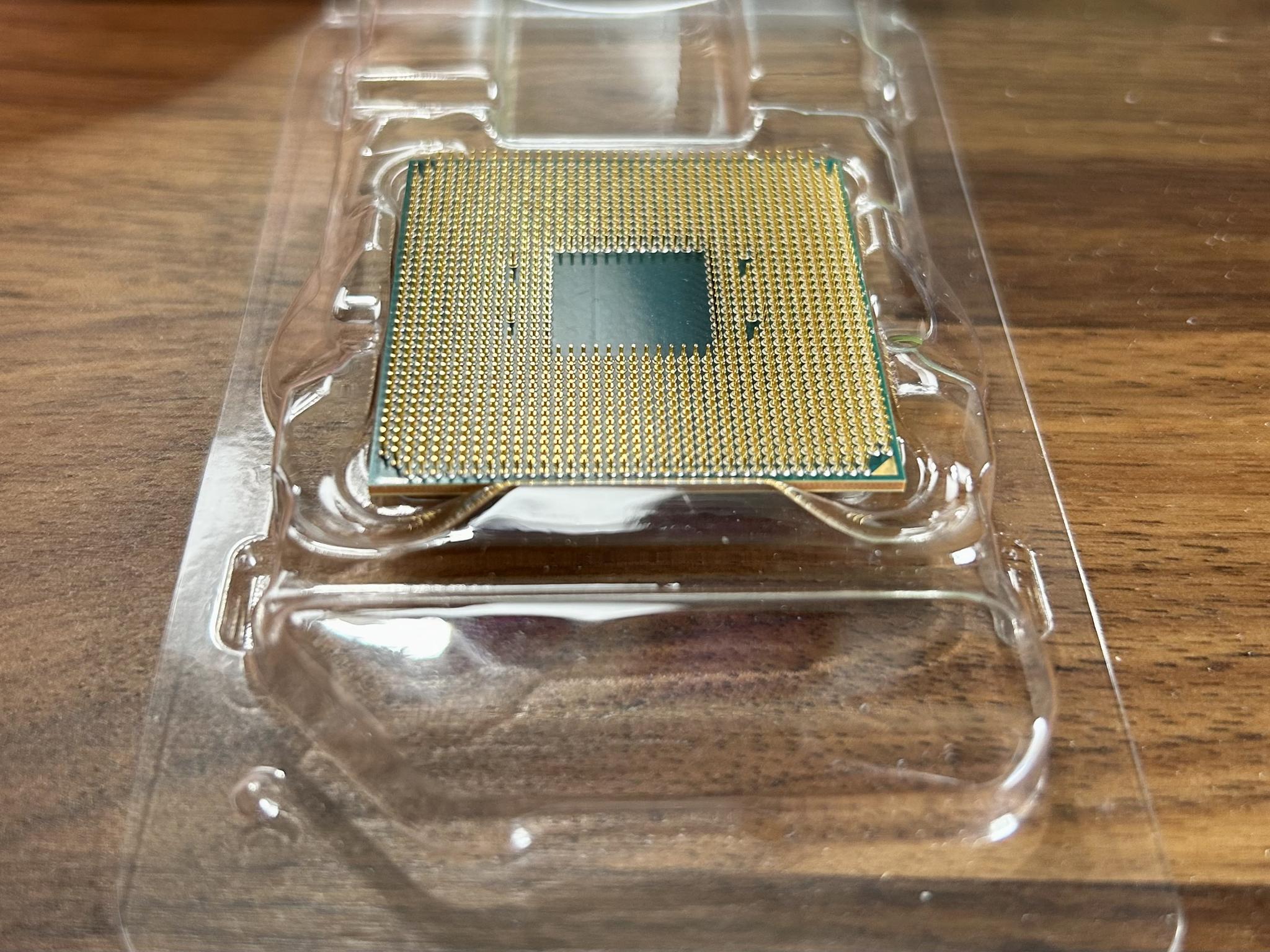 AMD Ryzen 5 3600XT Processor (3.8 GHz, 6 Cores, Socket AM4)