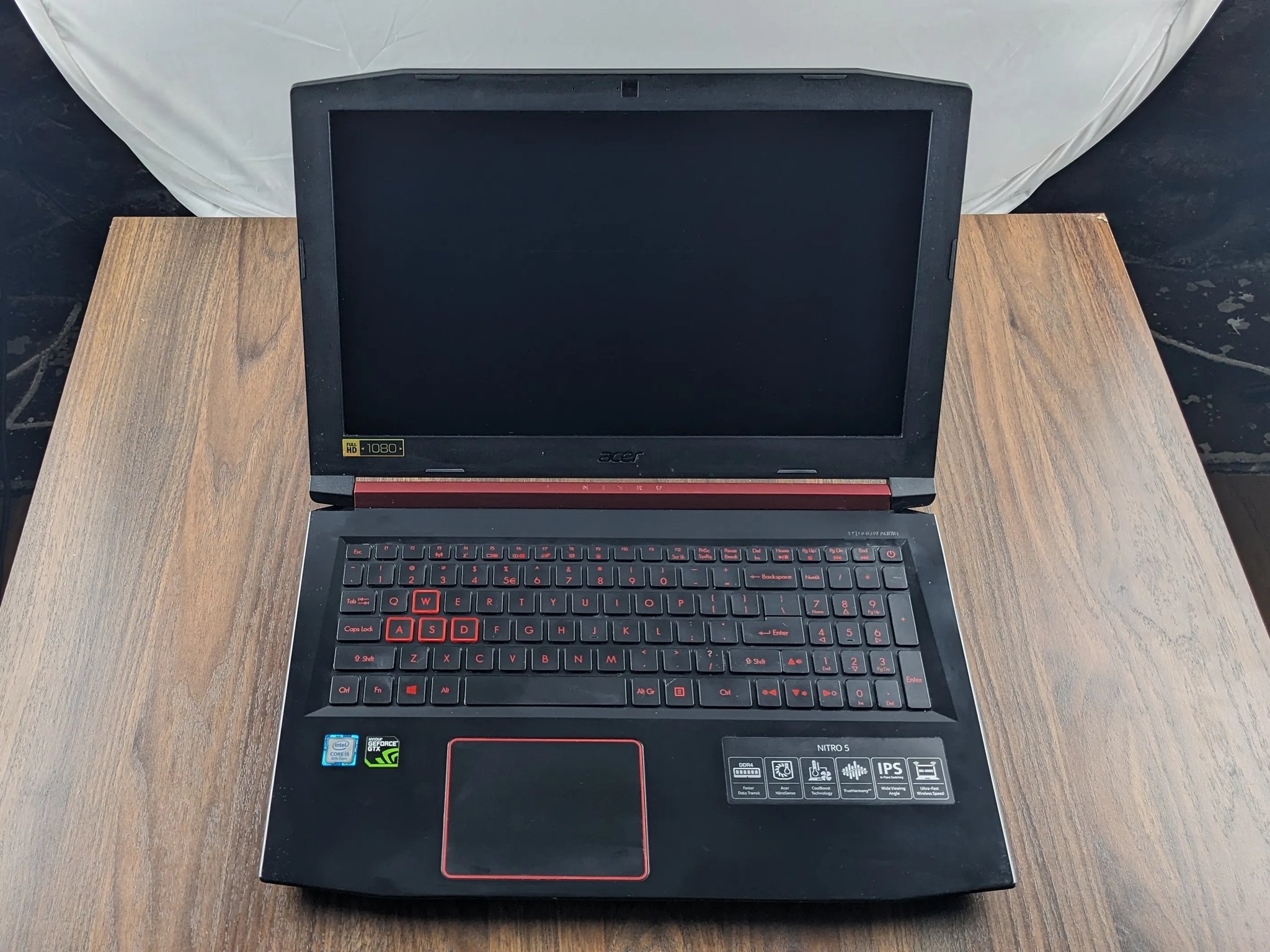 Acer Nitro 5 Refurbished, GTX 1050m, i5-8300H, 12GB DDR4, 256NVMe, 1TB HDD