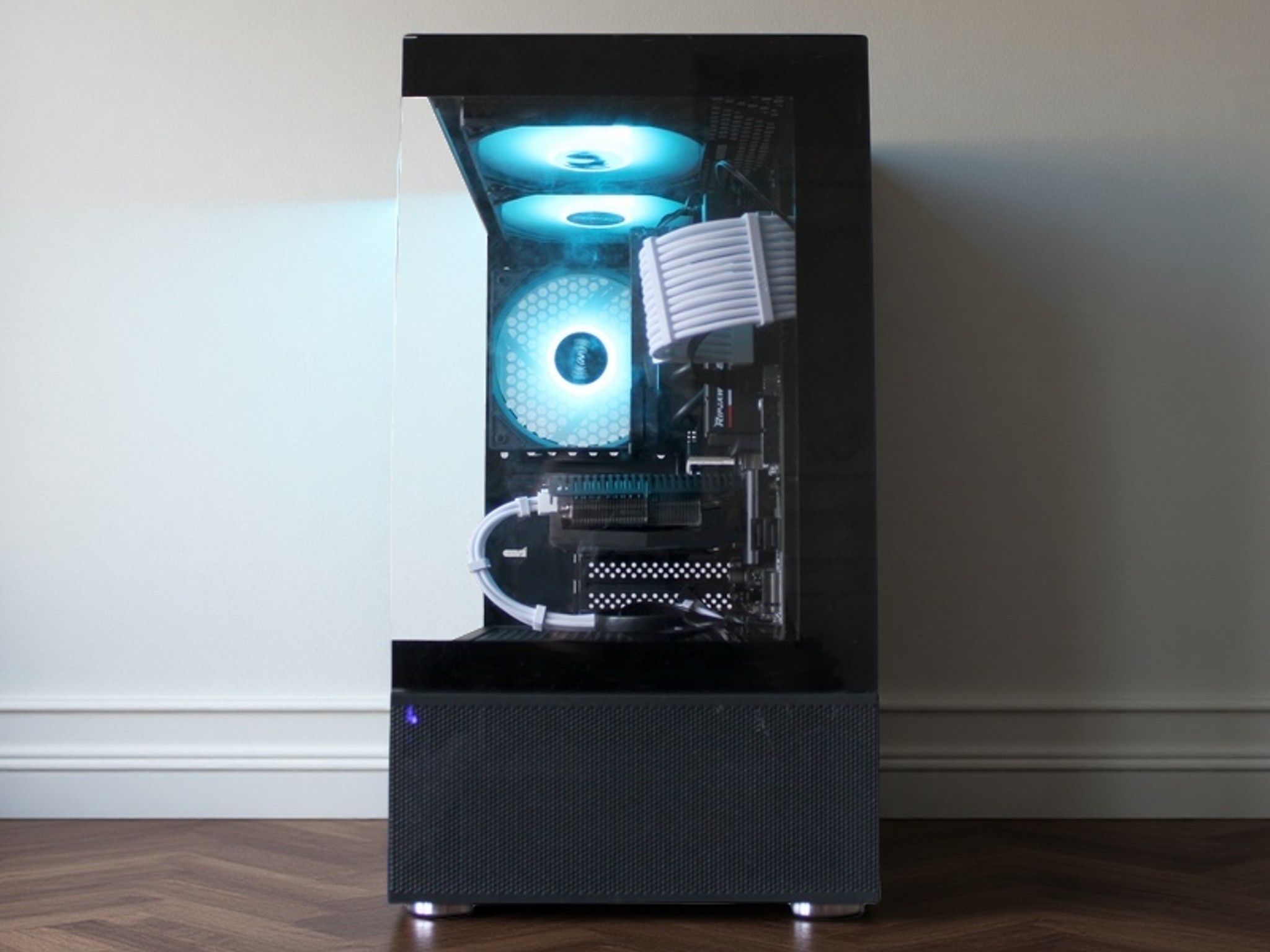 High-Performance AM5 | Ryzen 5 8400 | GeForce RTX 3060-TI | 32GB of GSkill DDR5 | 1TB WD Blue SN580