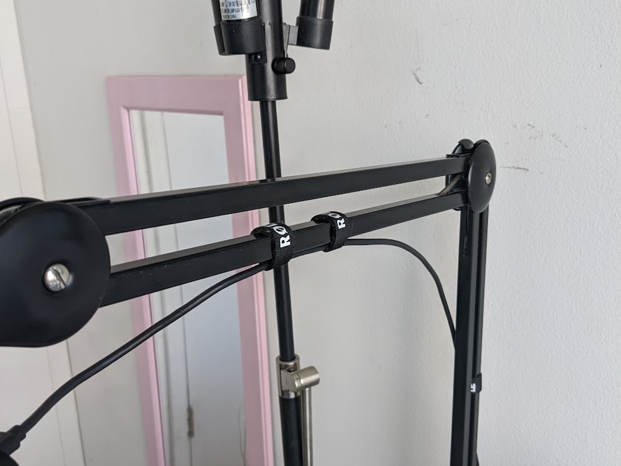 Elgato Wave 3 Microphone + Rode PSA1 Swing Arm