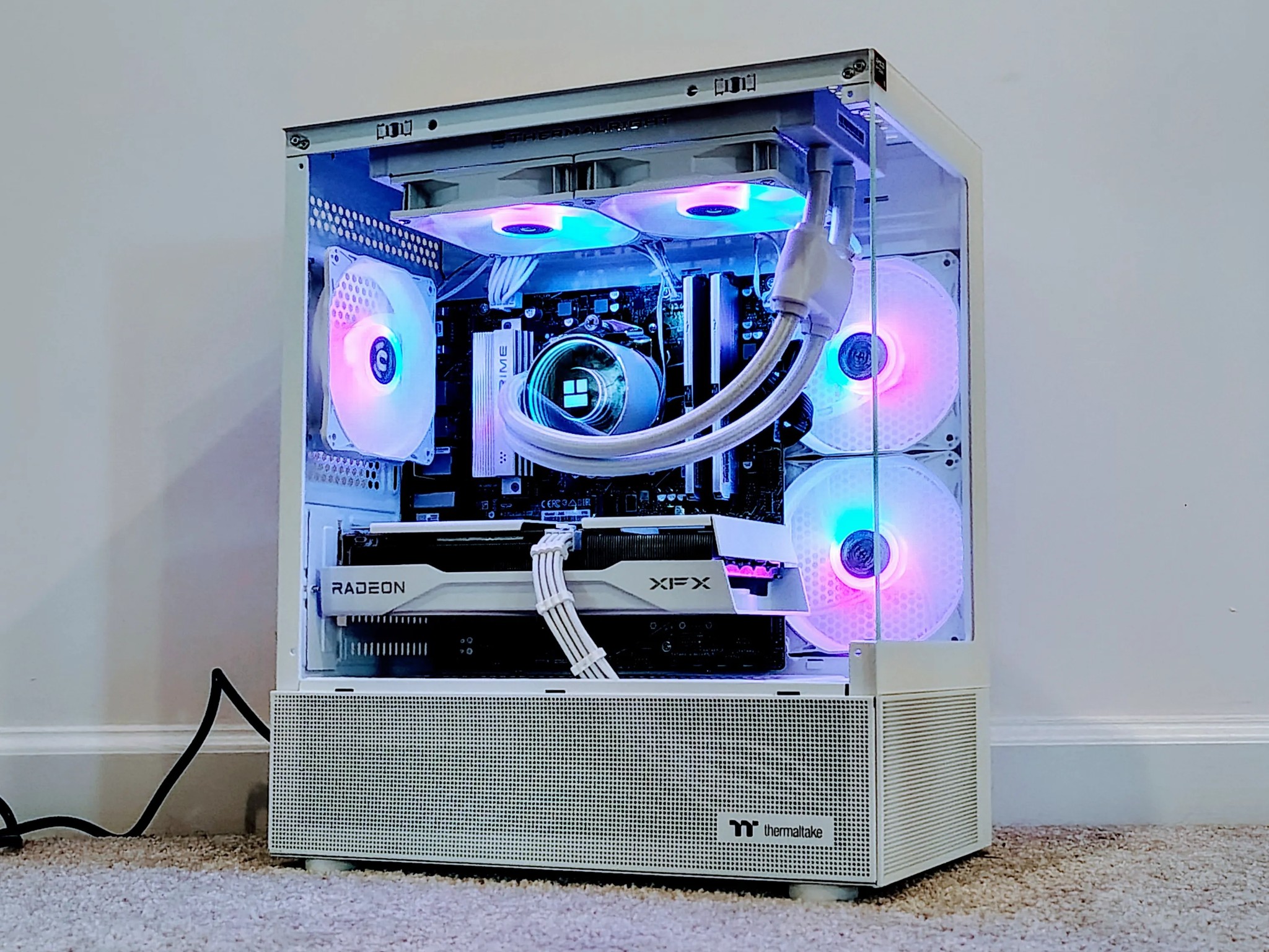 Ryzen 5 9600x / RX 9060XT 32 GB RAM 1TB SSD RGB Gaming/Streaming PC