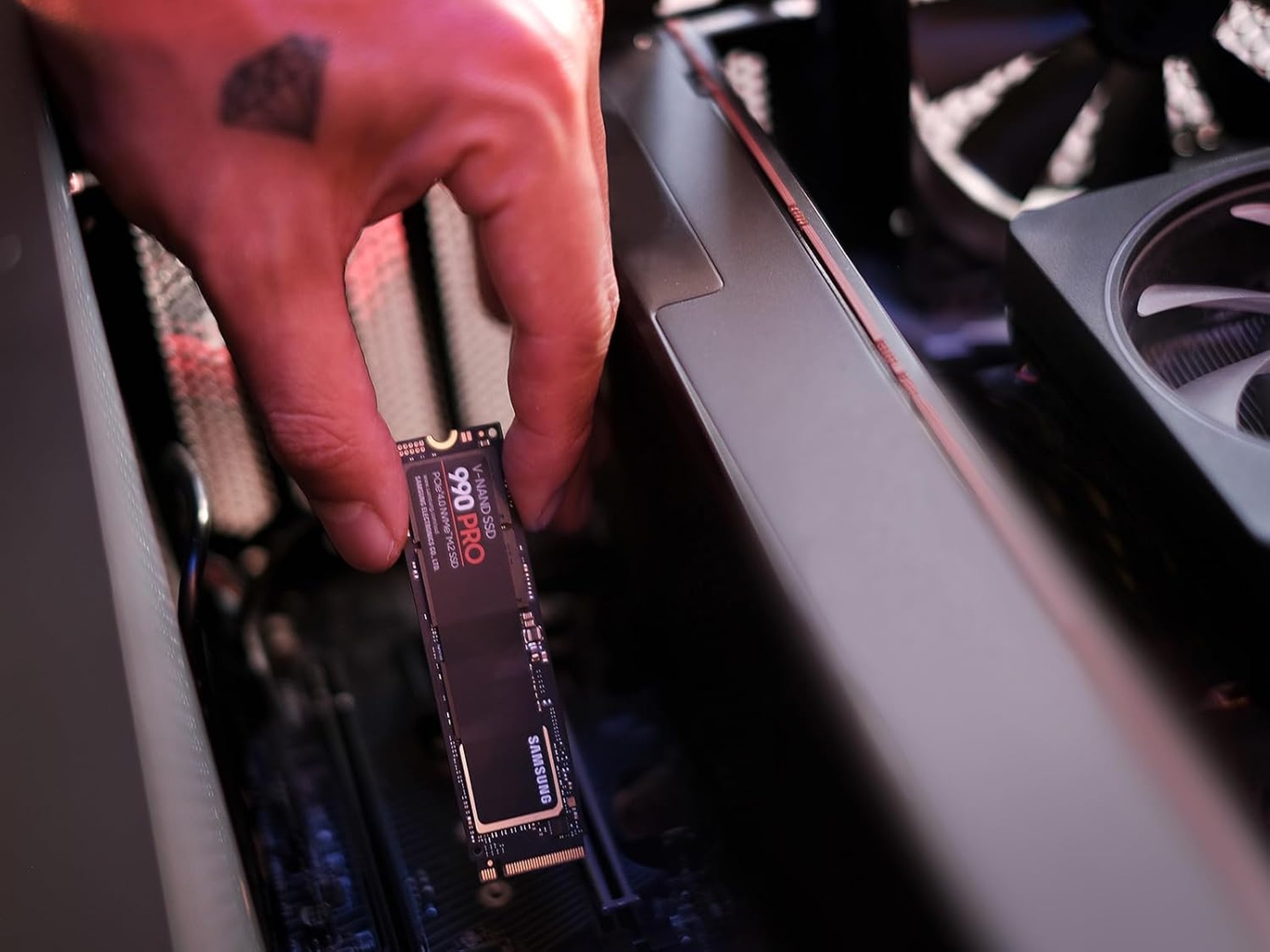 Samsung 990 PRO 2TB NVMe SSD – PCIe 4.0 M.2 2280 – Up to 7,450 MB/s