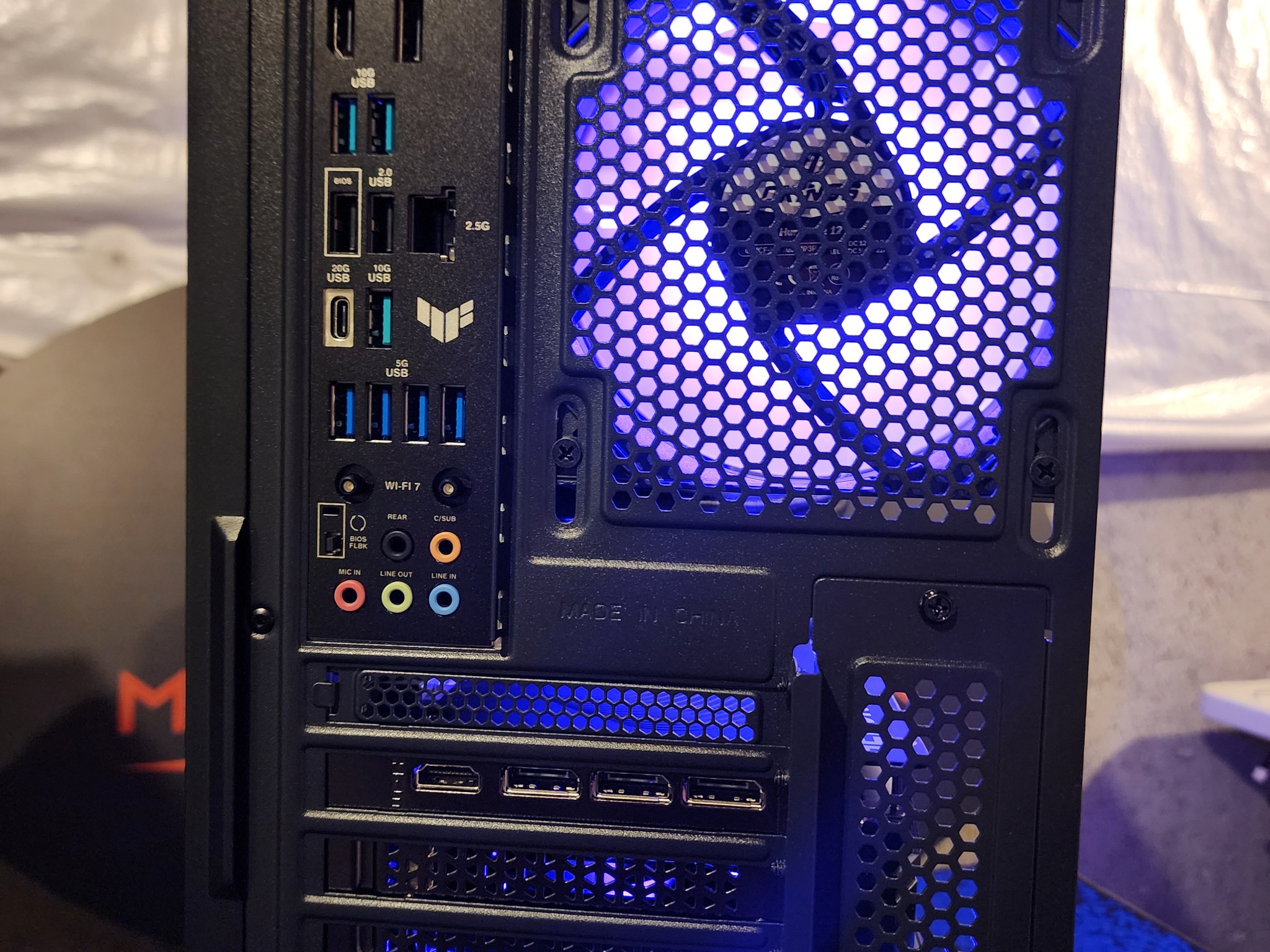 RTX 5080 / Ryzen 7 7800X3D / 32GB DDR5 RAM / 1TB NVMe SSD