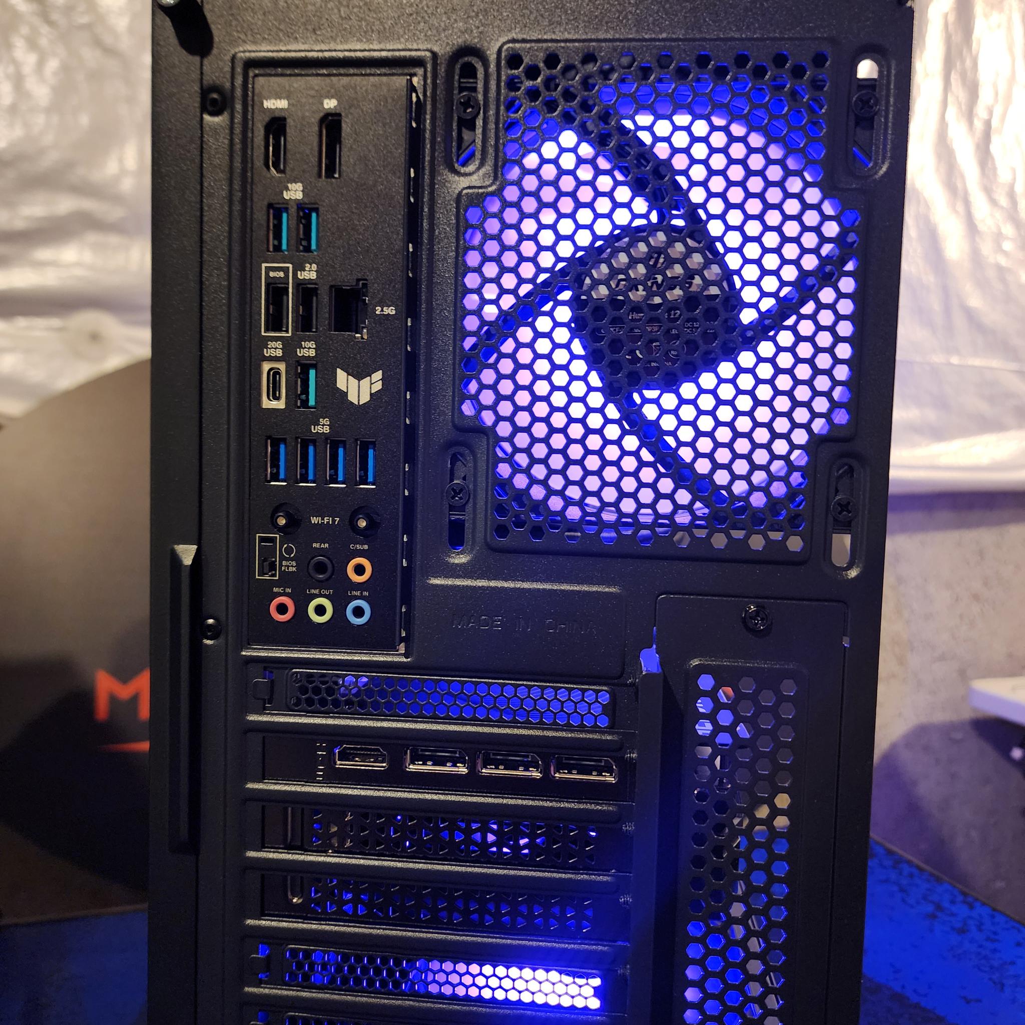 RTX 5080 / Ryzen 7 7800X3D / 32GB DDR5 RAM / 1TB NVMe SSD