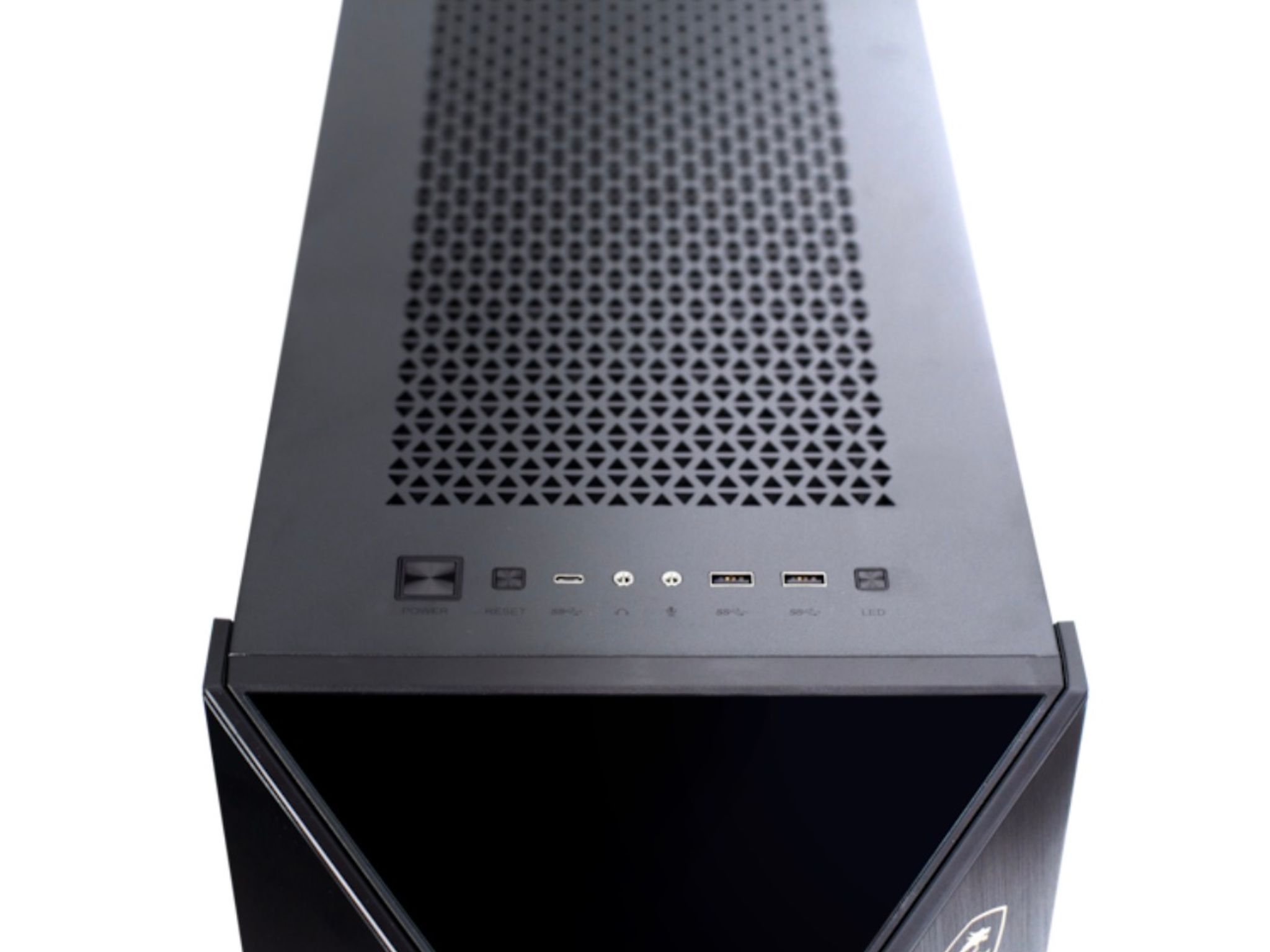RTX 5090 / Ryzen 9 9950x3d / 32GB DDR5 / 2Tb SSD / Brand new build with 10 month warranty
