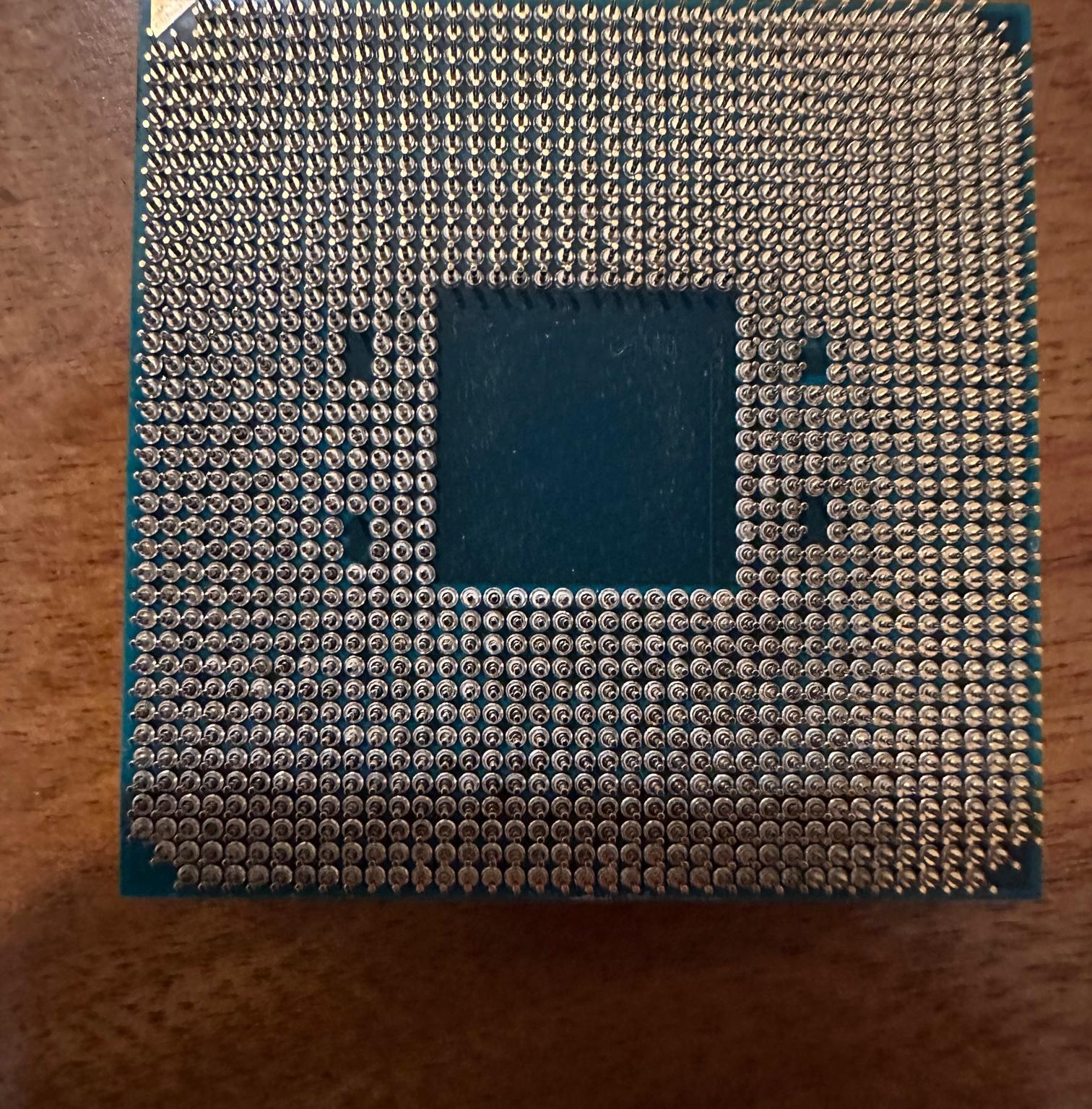 Ryzen 7 2700x w/ Wraith Stealth Cooler.