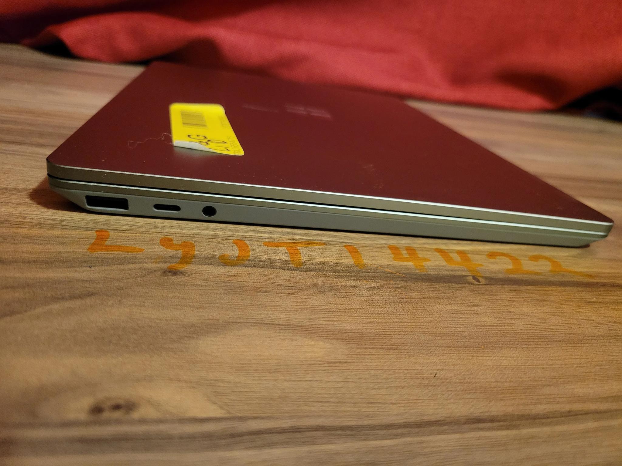 Microsoft Surface Laptop Go 3 - intel i5 12th gen. - 256gb ssd - 12.4" touch screen