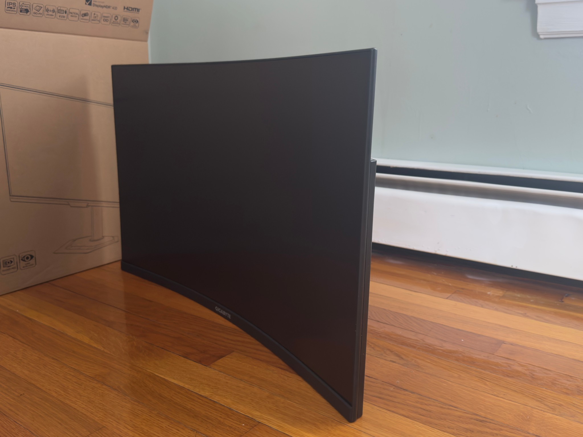 GIGABYTE G32QC