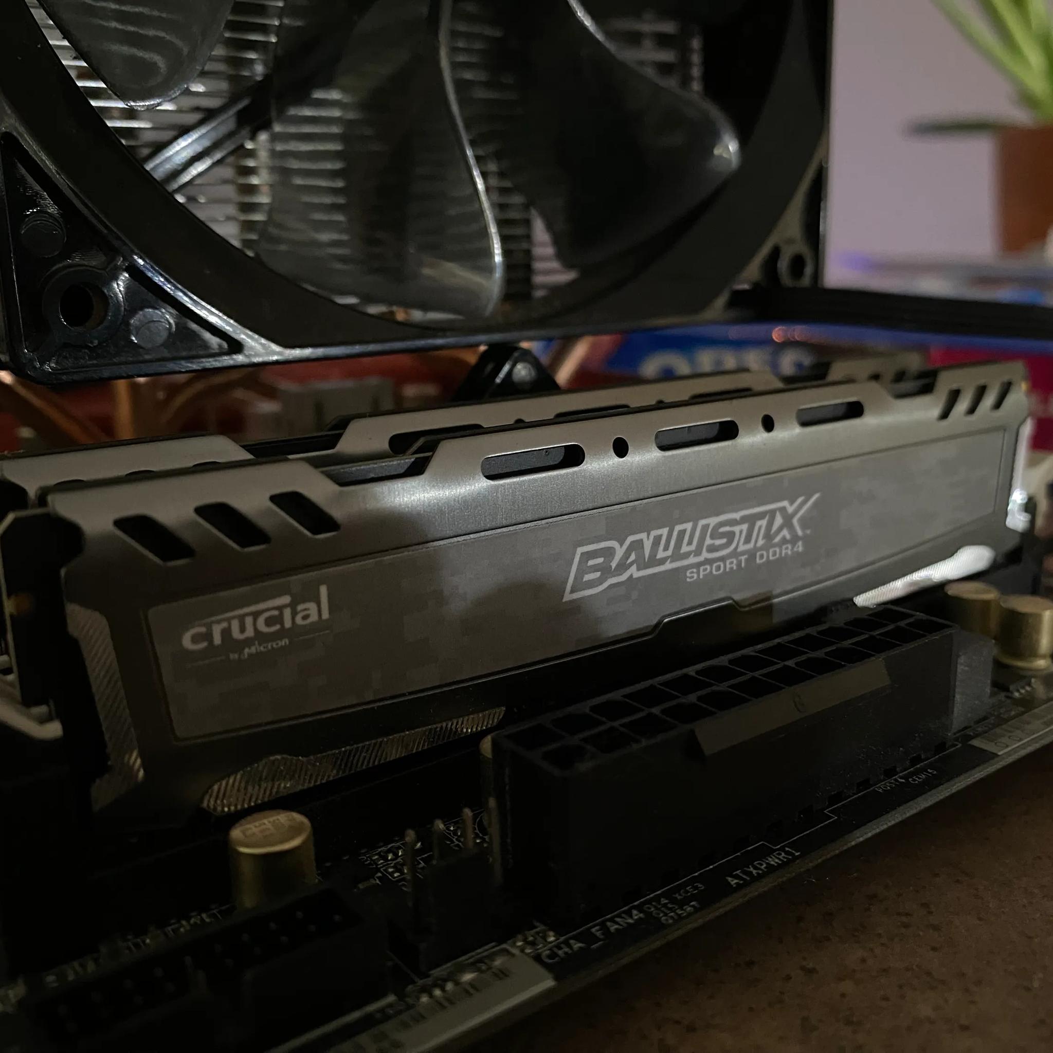 Intel Core i5 Skylake 6600K mounted in Asrock Fatal1ty Z170 Gaming K4 with cooler and Ram included