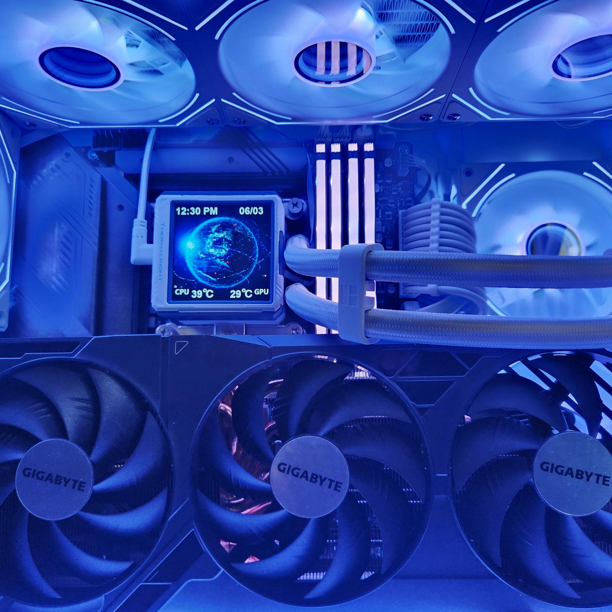 I9 13900K | RTX 4070 Ti SUPER | 32GB RAM | 4TB NVMe / SSD | WiFI + BT | WINDOWS 11 PRO