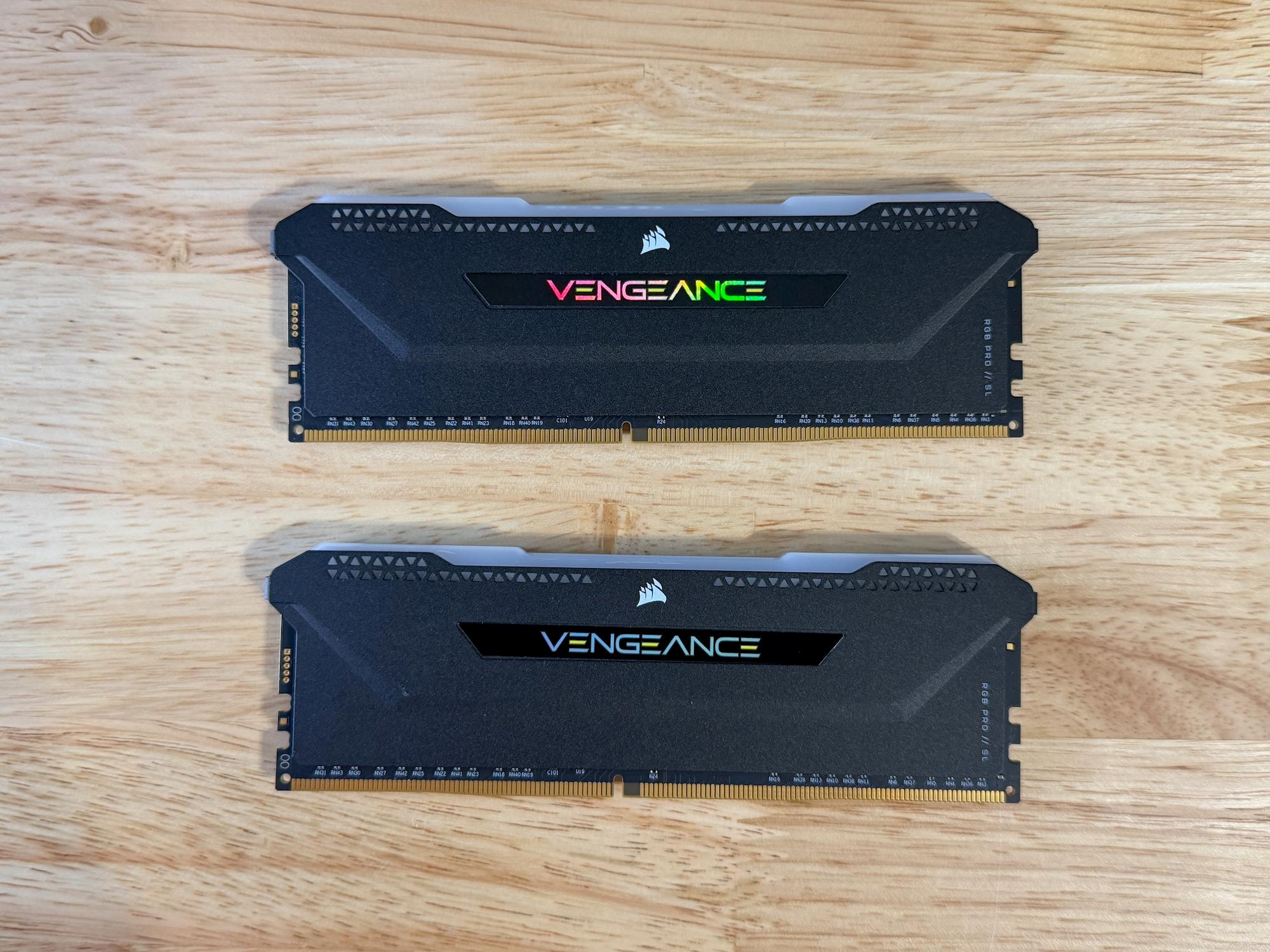 Corsair Vengeance RGB Pro SL 32 GB (2 x 16 GB) DDR4-3600 CL18