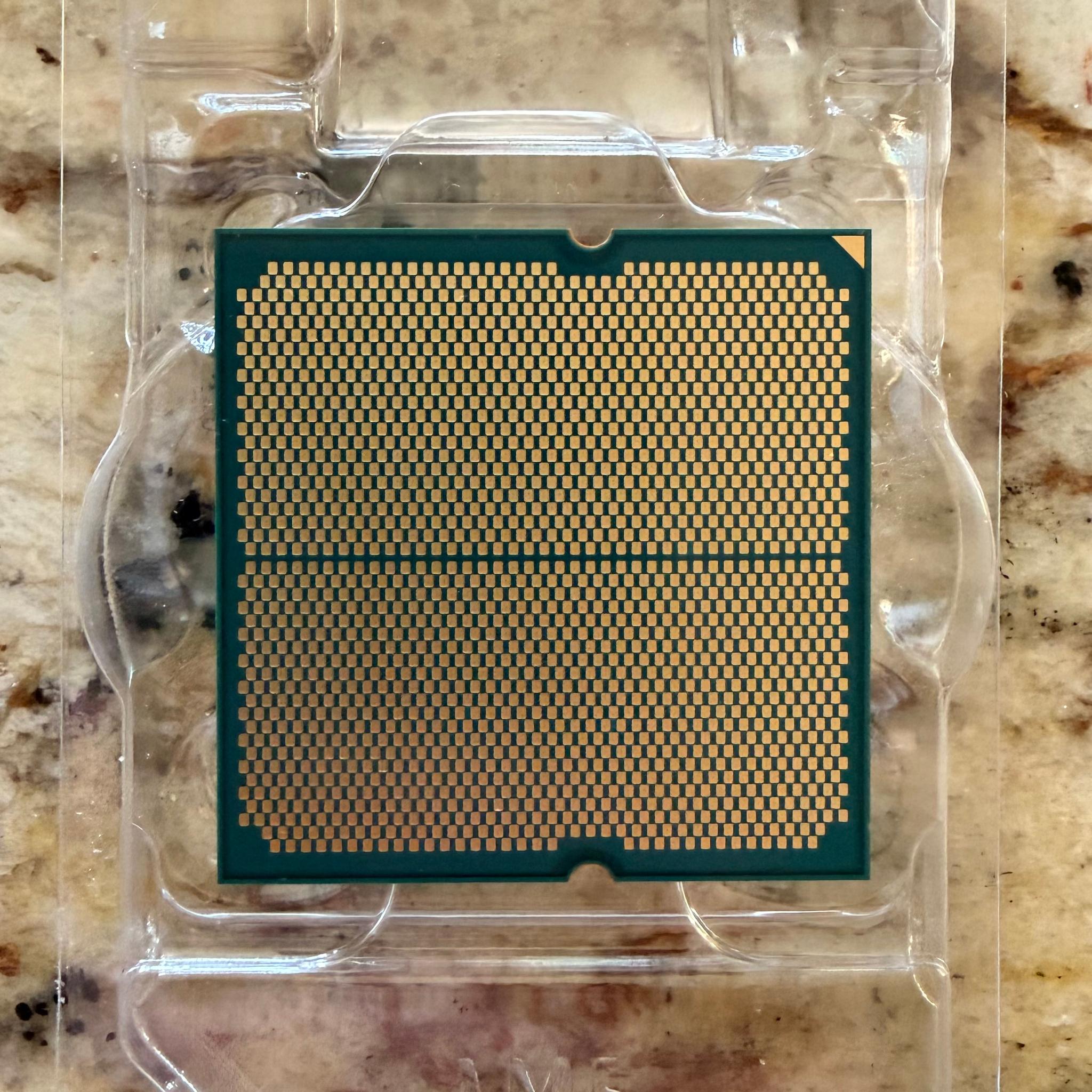 AMD Ryzen 5 7600 (6 Cores/12 Threads, AM5)