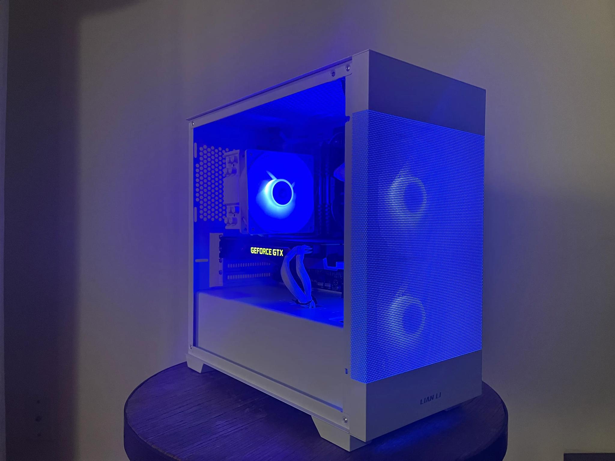 Budget RGB White Gaming PC | GTX 1070 | Intel I5 | 16gb Ram | 2TB HD + SSD | Custom ARGB