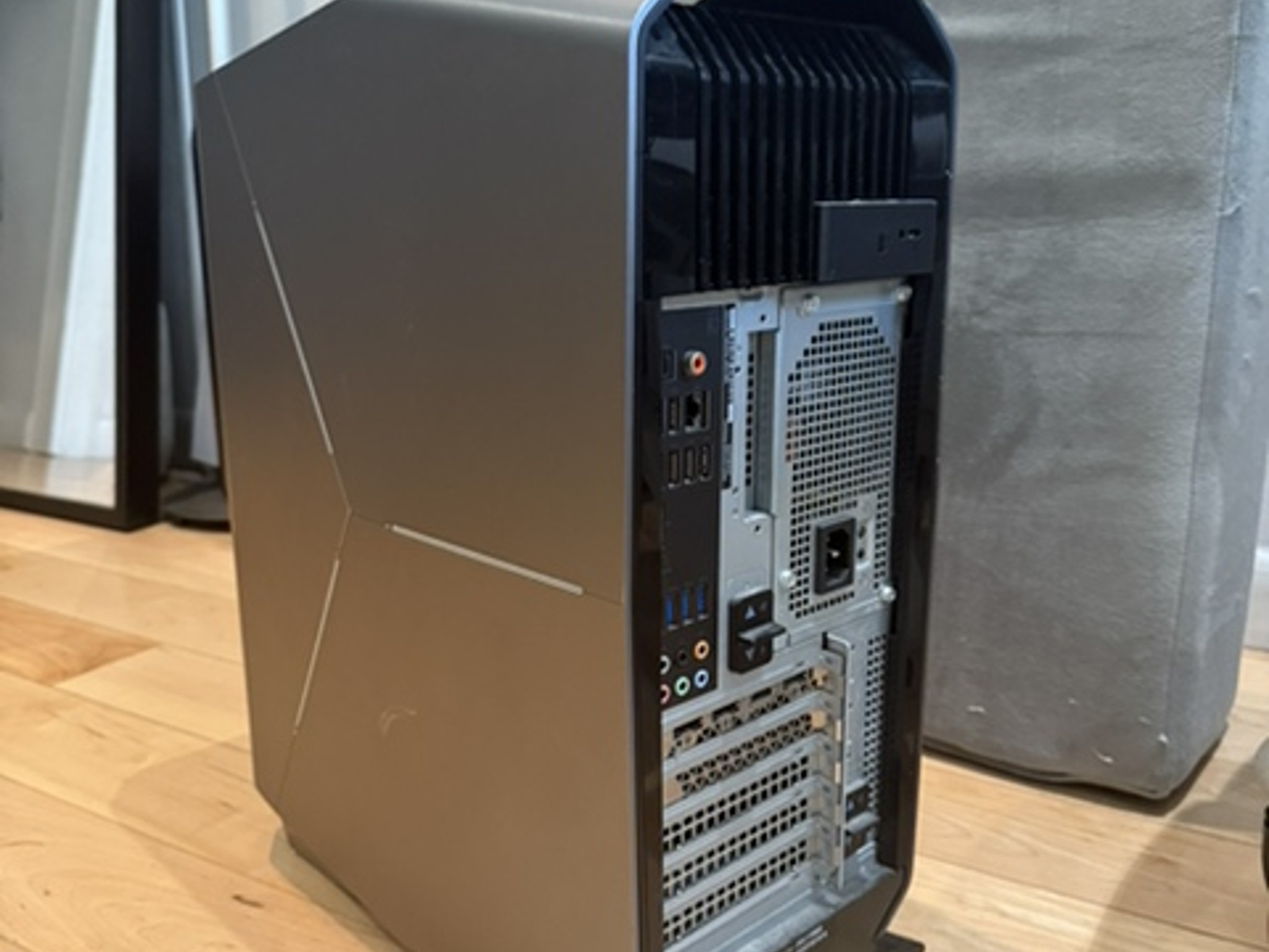 Dell Alienware Aurora R7 Gaming Desktop PC Intel Core i7 16GB RAM 1TB HDD