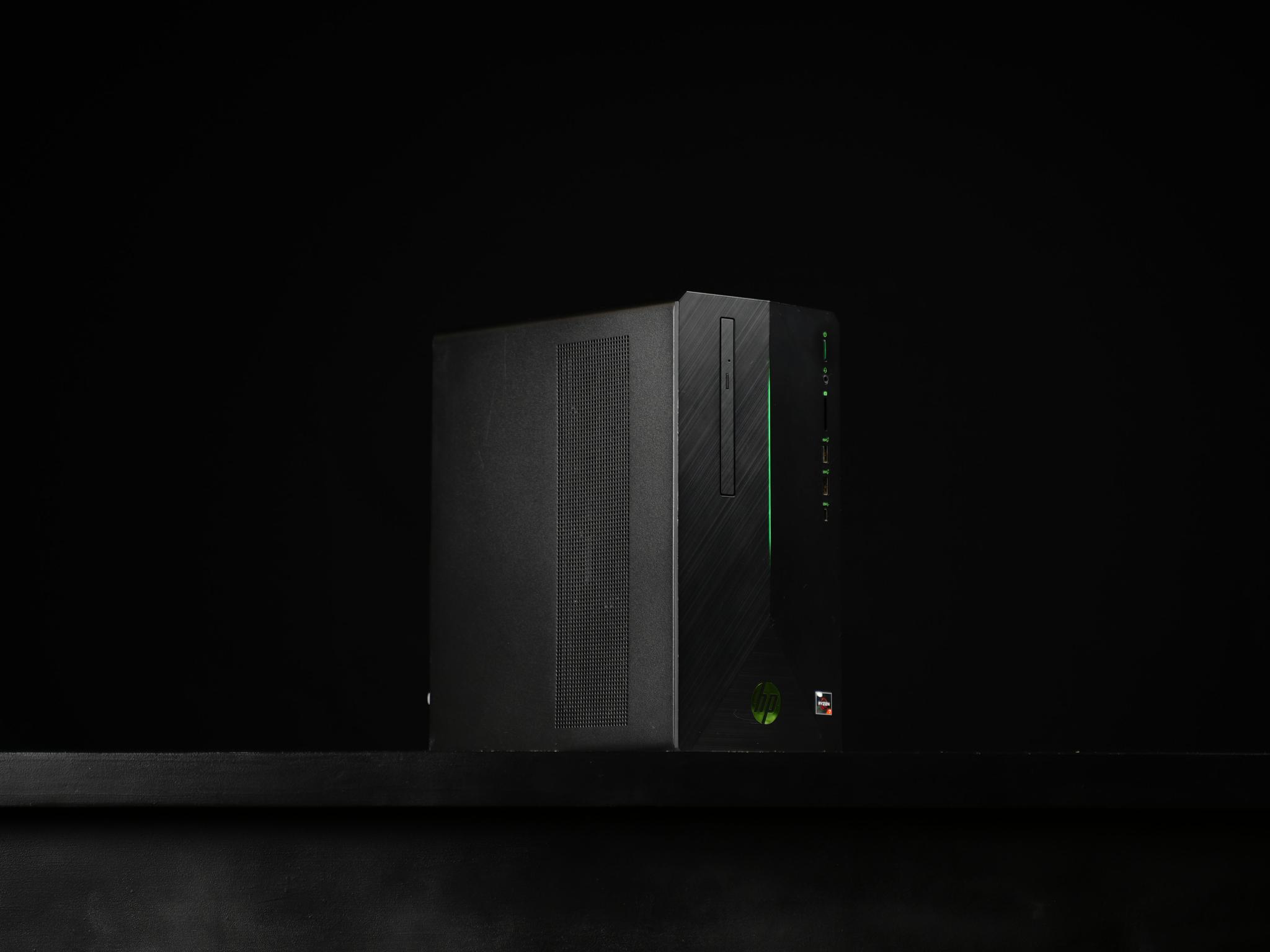 \ HP-01 / Radeon RX 550 AMD Ryzen 7 1700  .9TB Windows 11 8GB Gaming PC