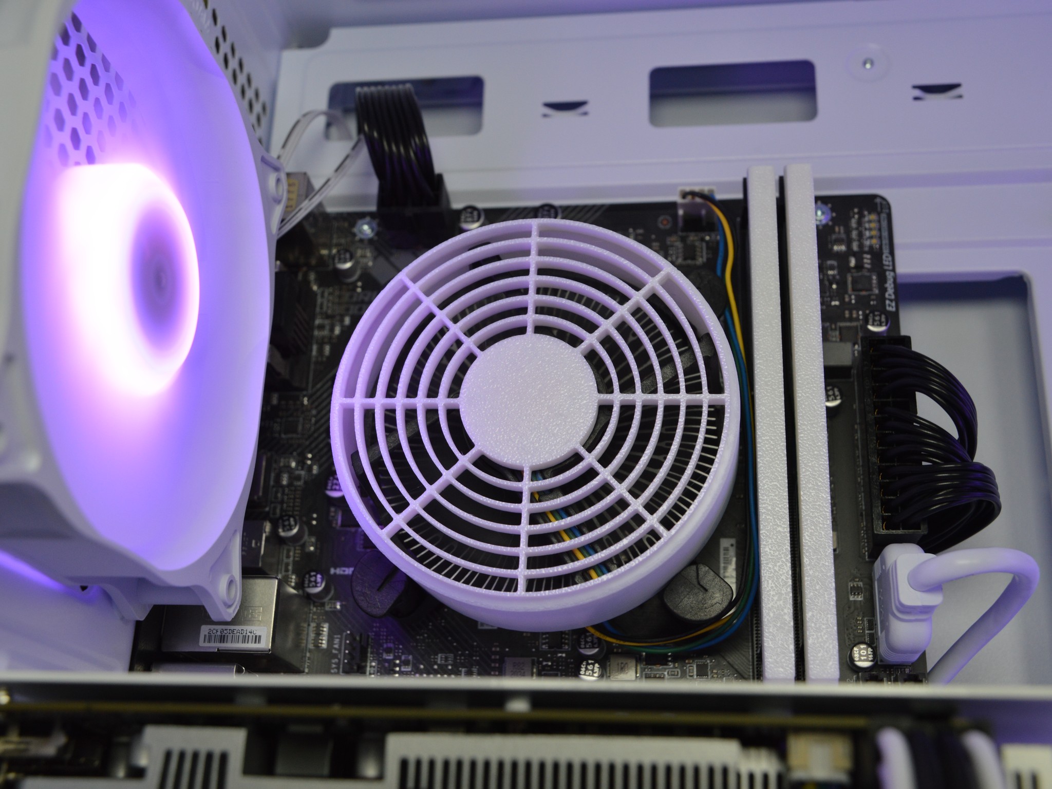 🧊🧊| RTX 2060 SUPER 6GB | INTEL i5-9500 | 16GB DDR4 RAM | 256 GB SSD + 1 TB HDD | Ice Box |