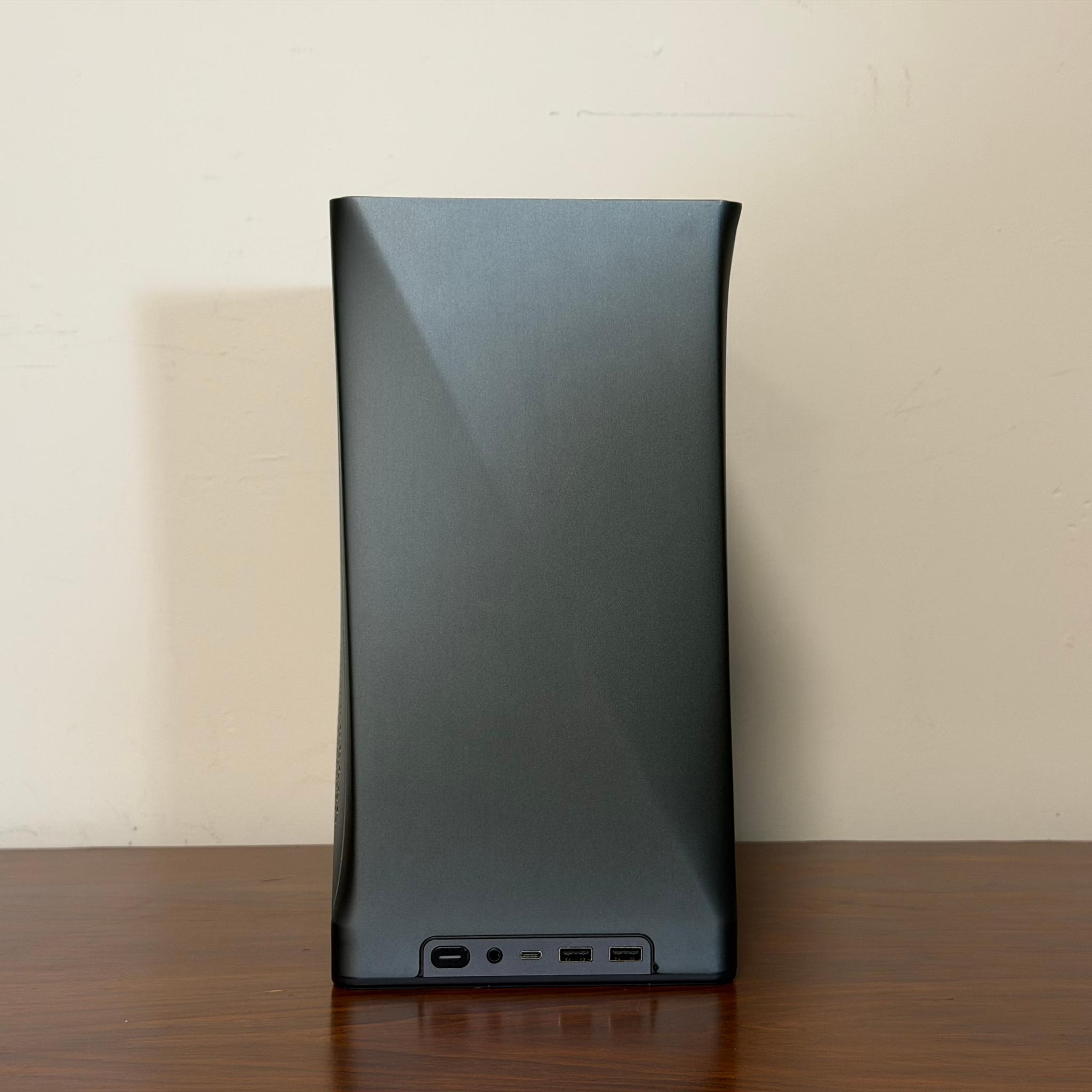 RTX 5070 | Ryzen 5 7600X | 16GB DDR5-6000 | A620I Mini-ITX | 1TB SSD | 700W SFF PSU