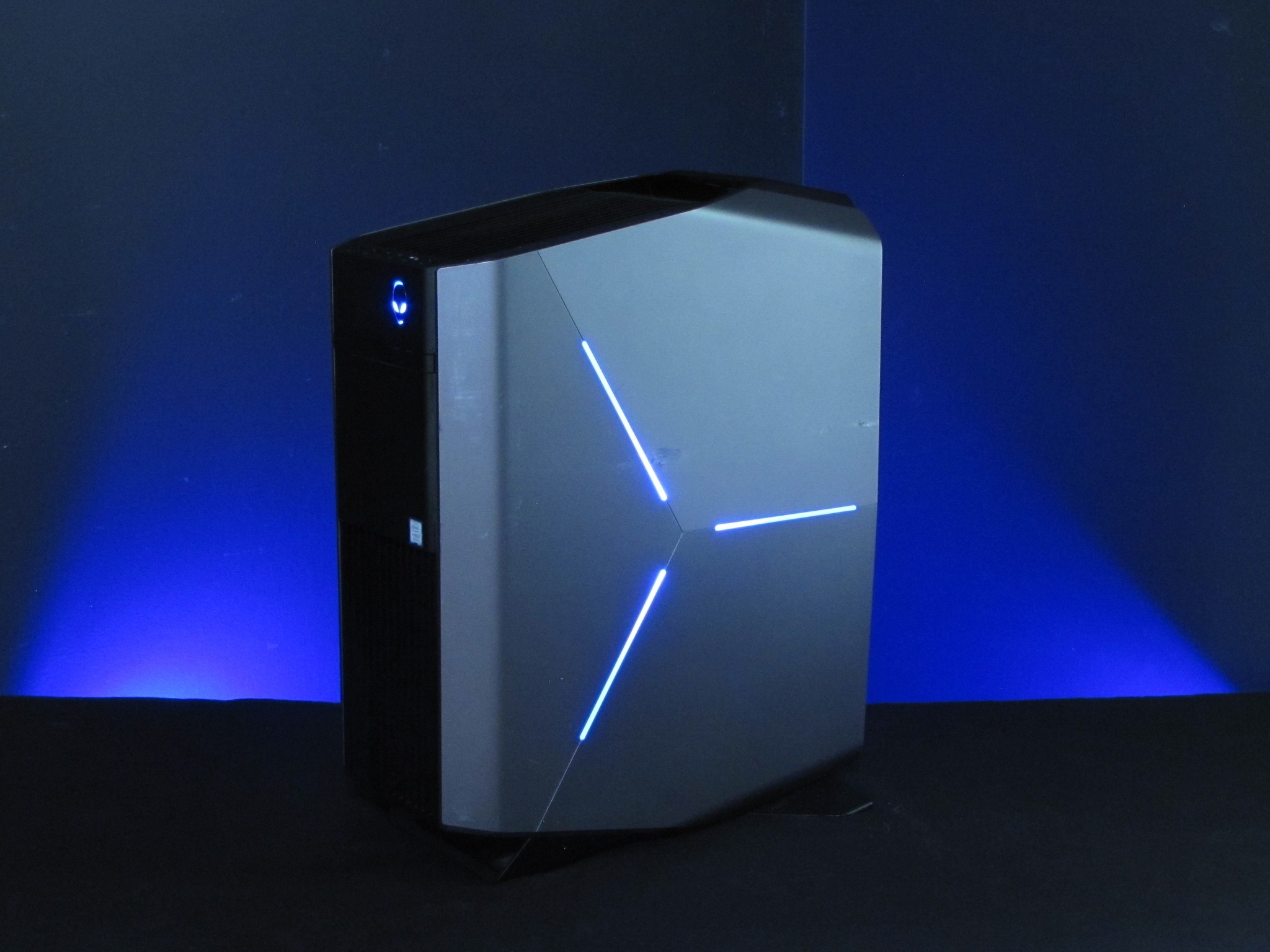 Alienware Aurora R7 desktop, i7-8700, RTX 2070 Super, 16GB DDR4, 800GB SSD
