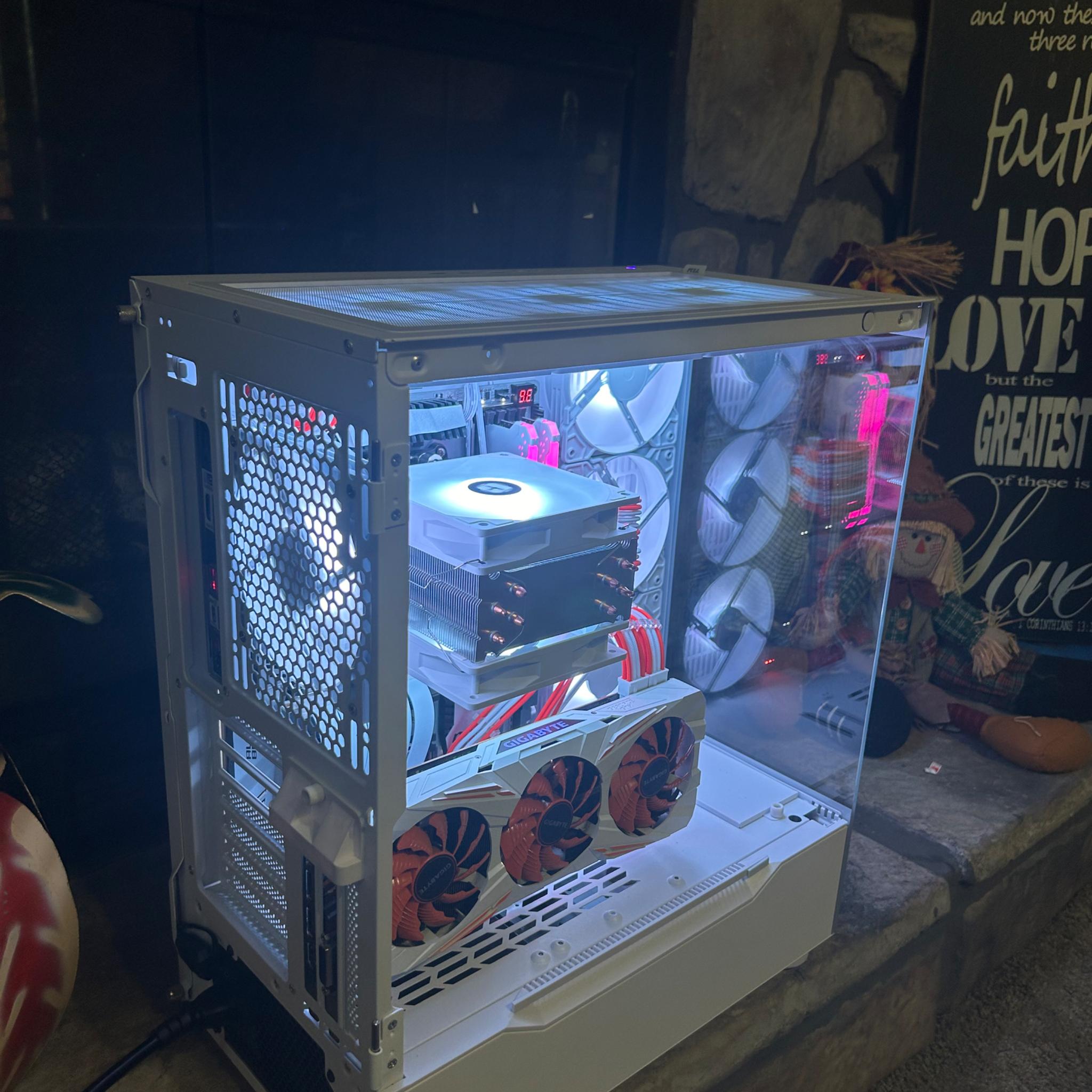 ALL WHITE! 1080 ti, 3500x, 16gb, 1TB ssd all white gaming pc