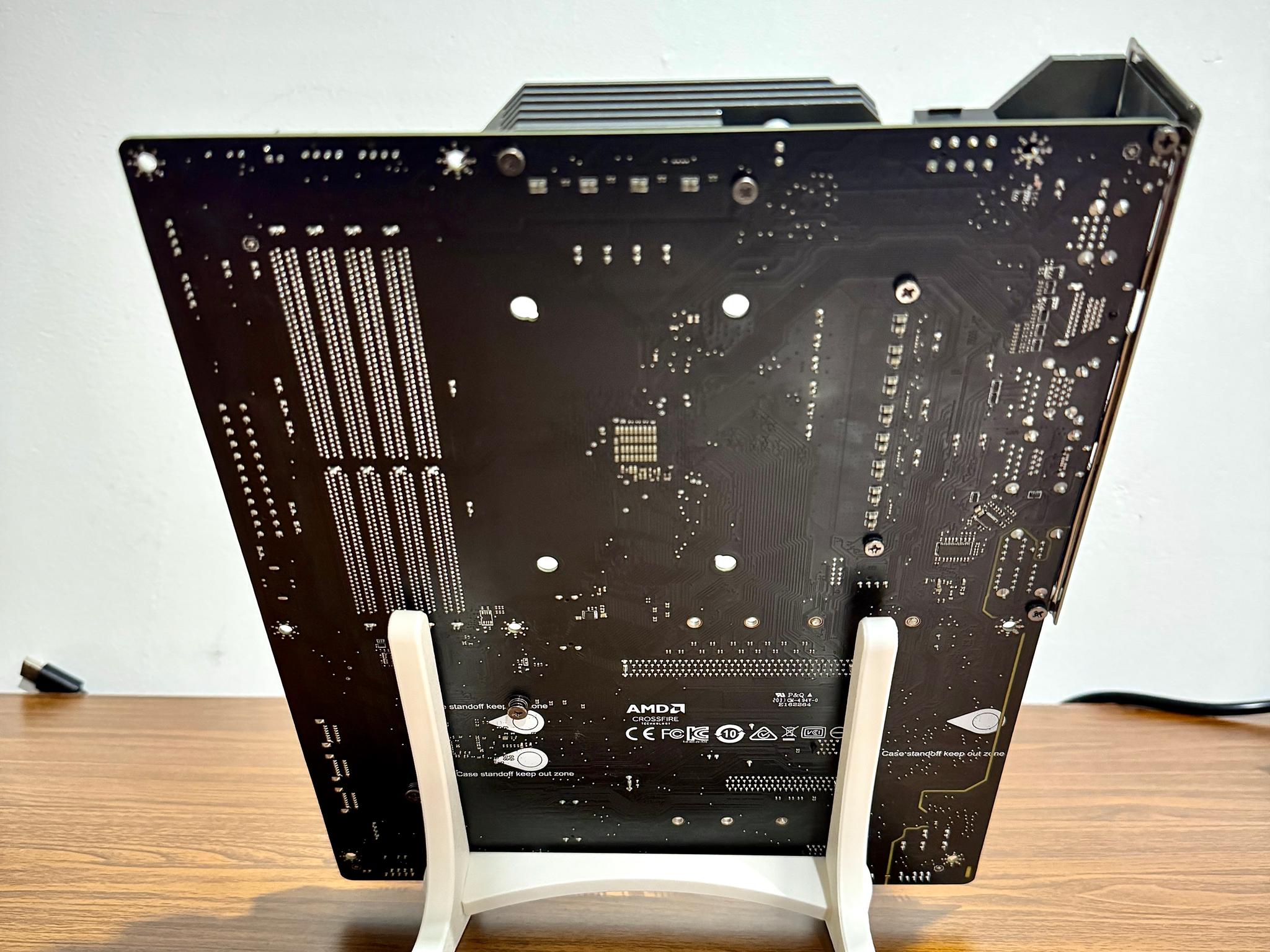 MSI MAG B550 TOMAHAWK - Image 3