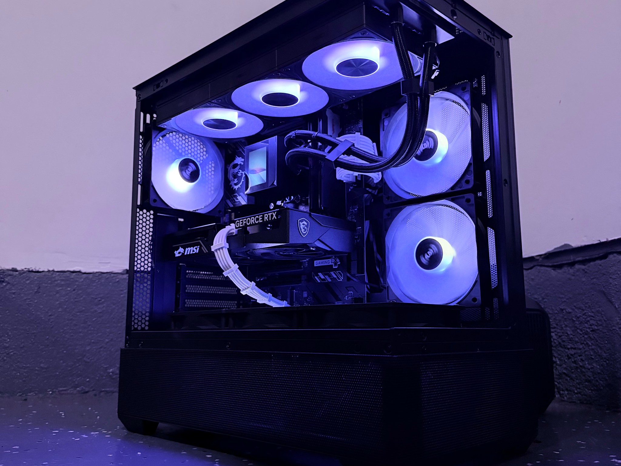 ⚫️"Black Ice"❄️| 1080p Gaming | RTX 5060 | Ryzen 5 7600X | 16GB DDR5 | 1TB Samsung 9100 Pro GEN5