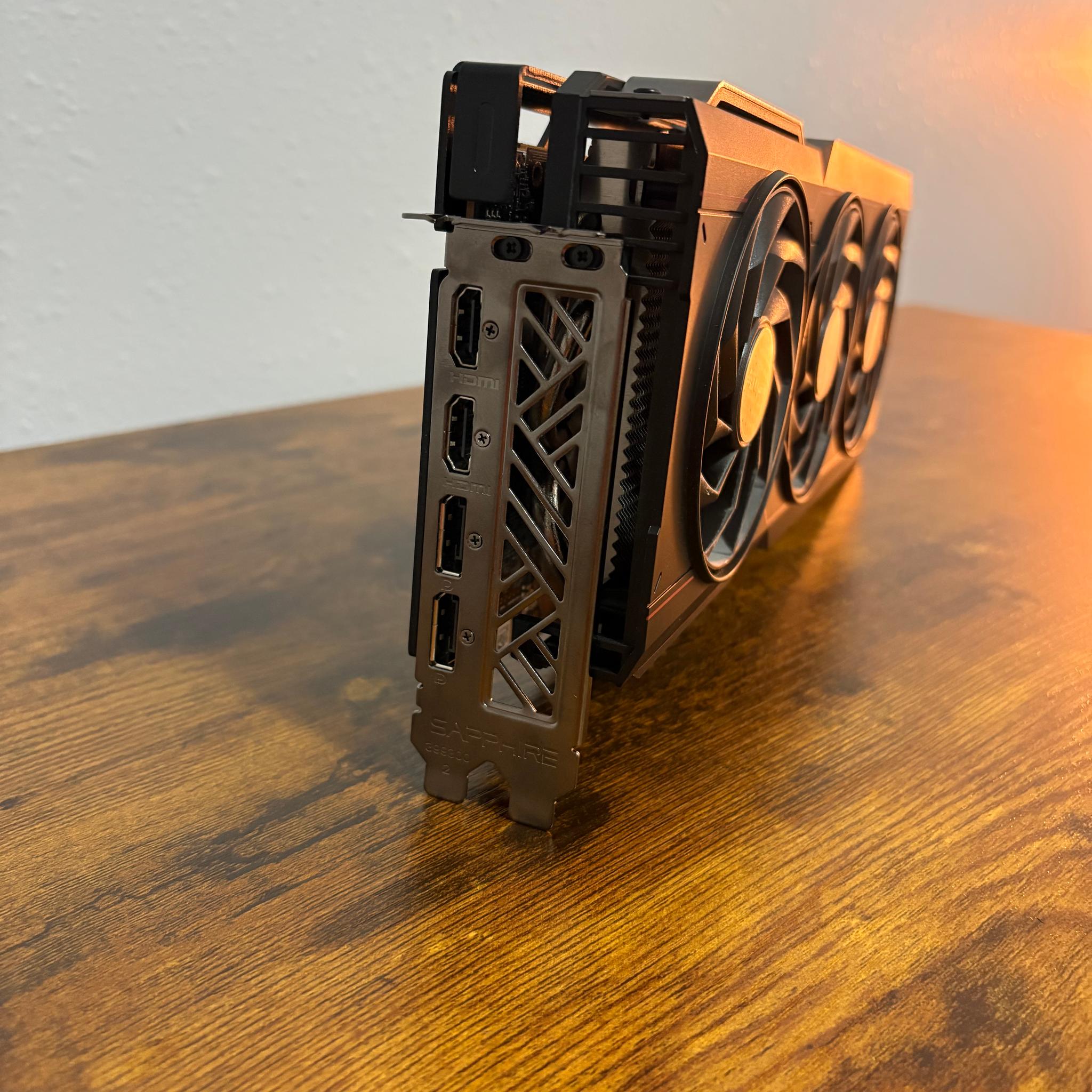 SAPPHIRE PULSE Radeon RX 7900 XT