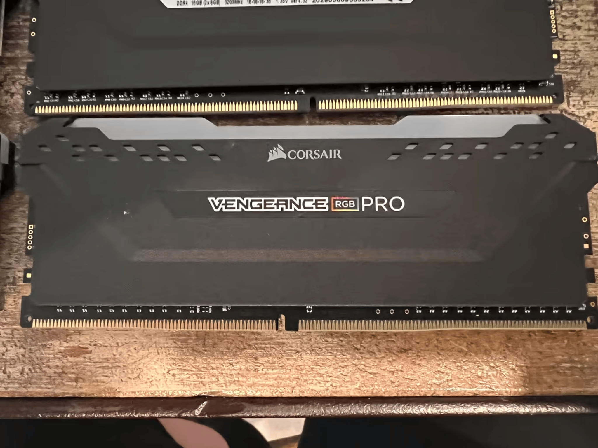 Corsair Vengeance Pro 16 RGB GB (2 x 8 GB) DDR4-3200 CL16 - 64GB Total
