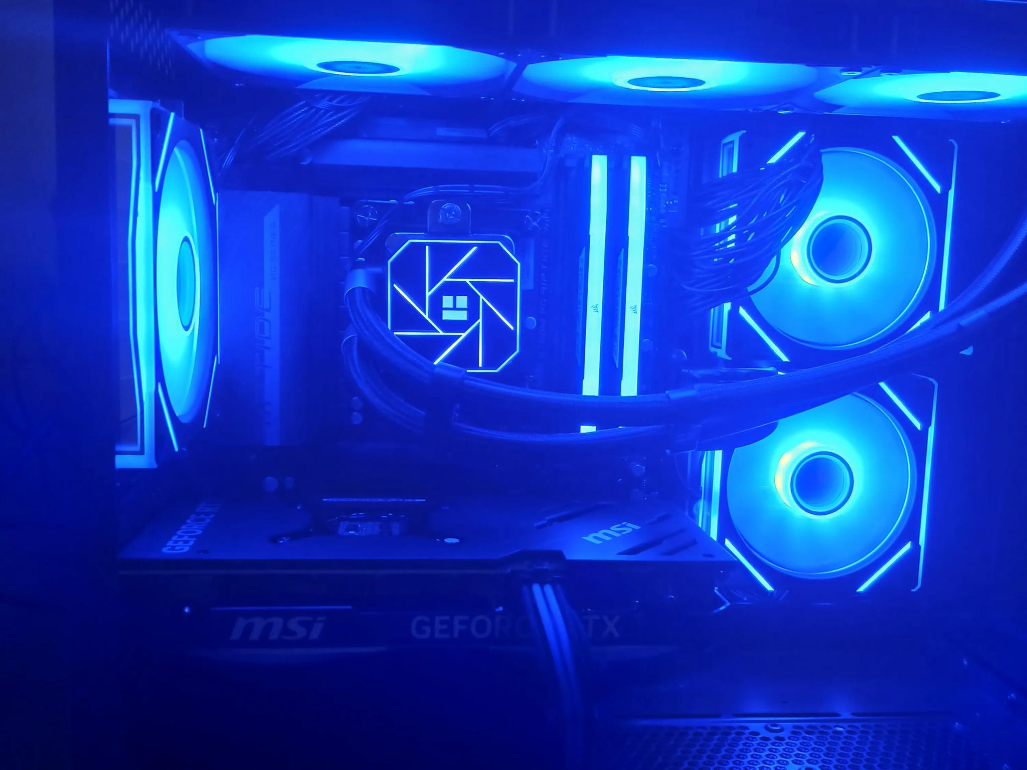 RTX 4070 12GB | Intel i5 12600K | 32GB DDR5 RAM