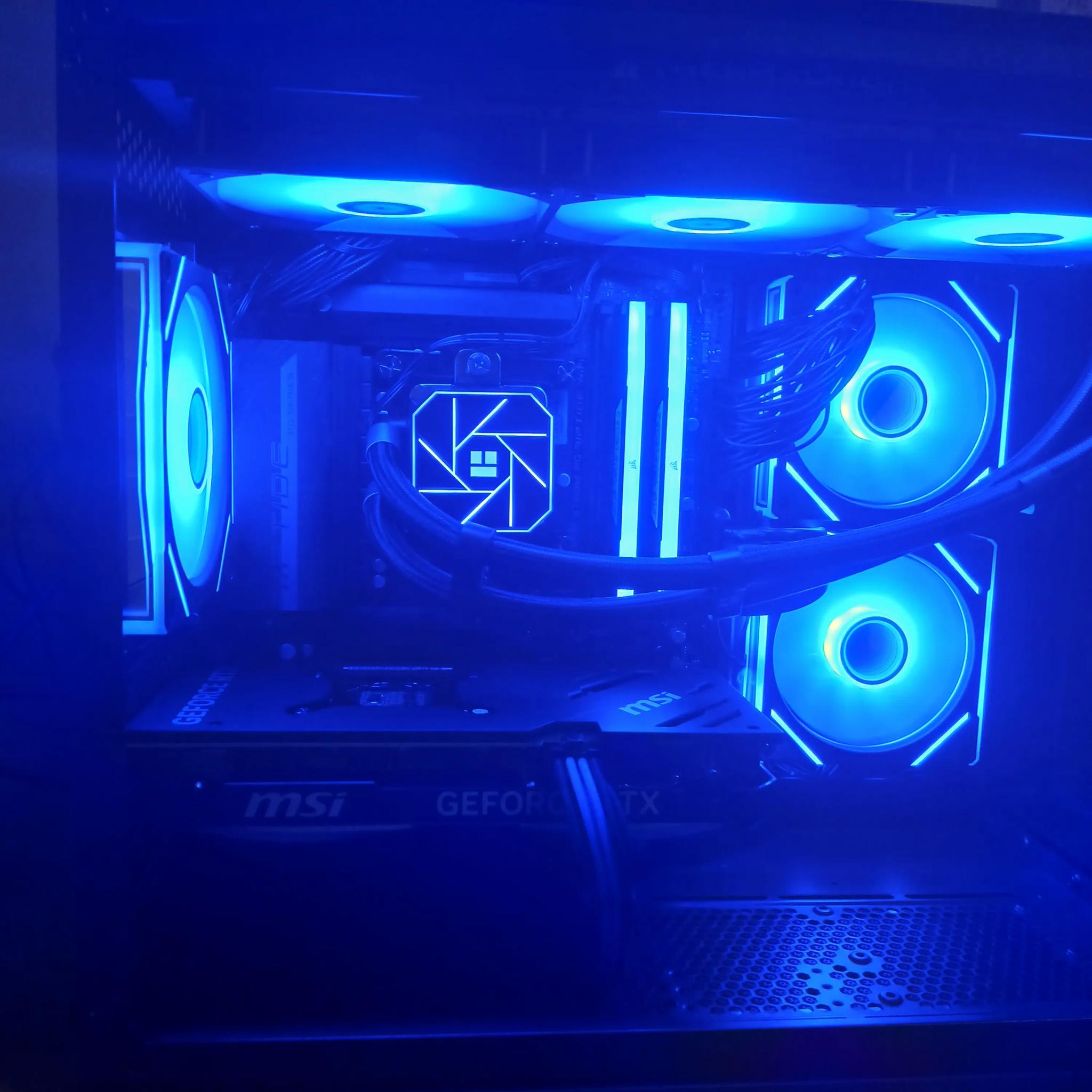 RTX 4070 12GB | Intel i5 12600K | 32GB DDR5 RAM