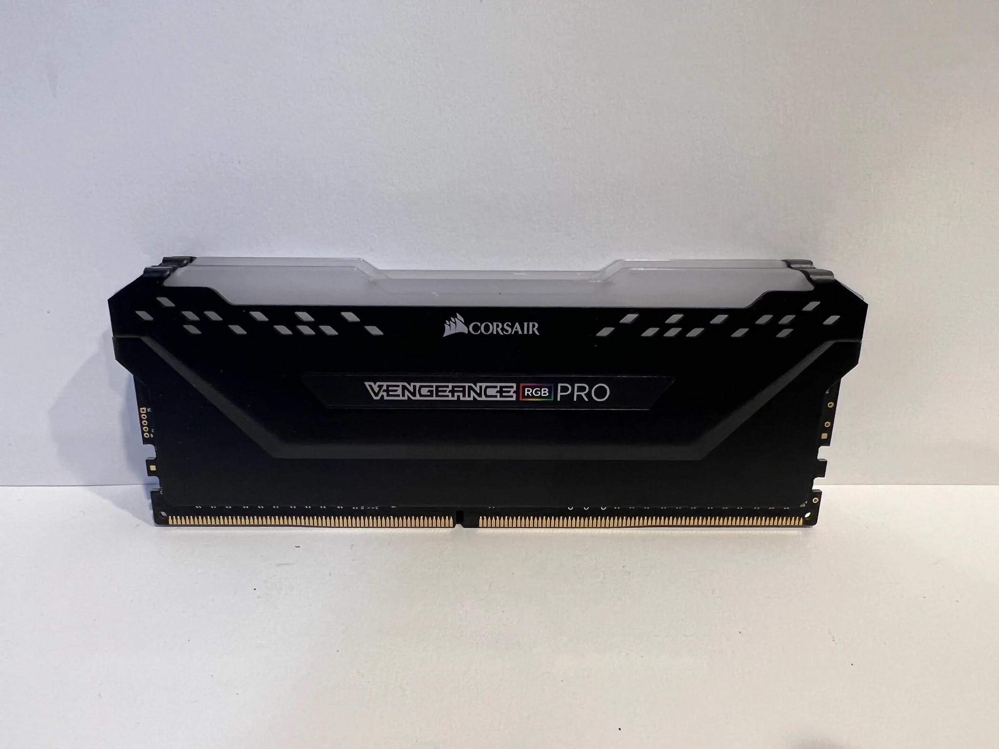 32GB DDR4 RAM - Corsair RGB 3000 MHz