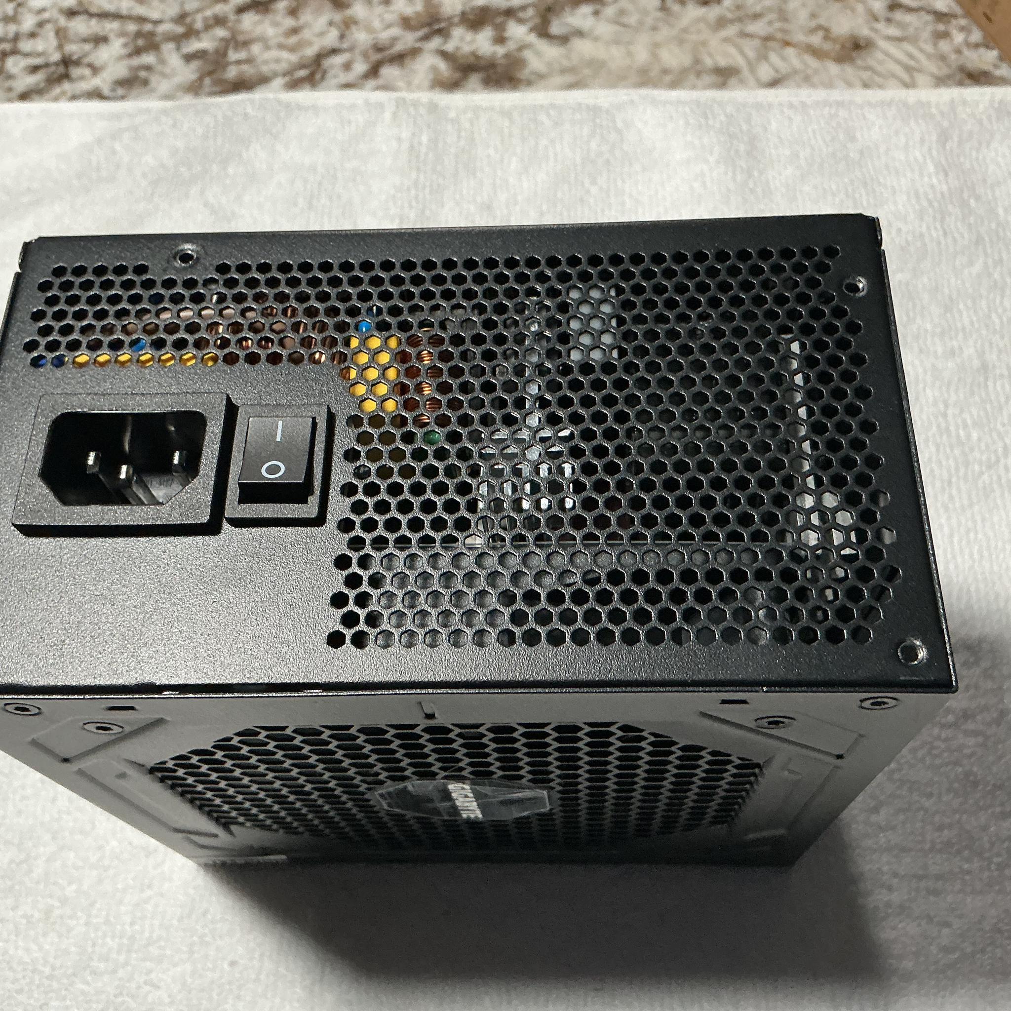 Gigabyte P750M