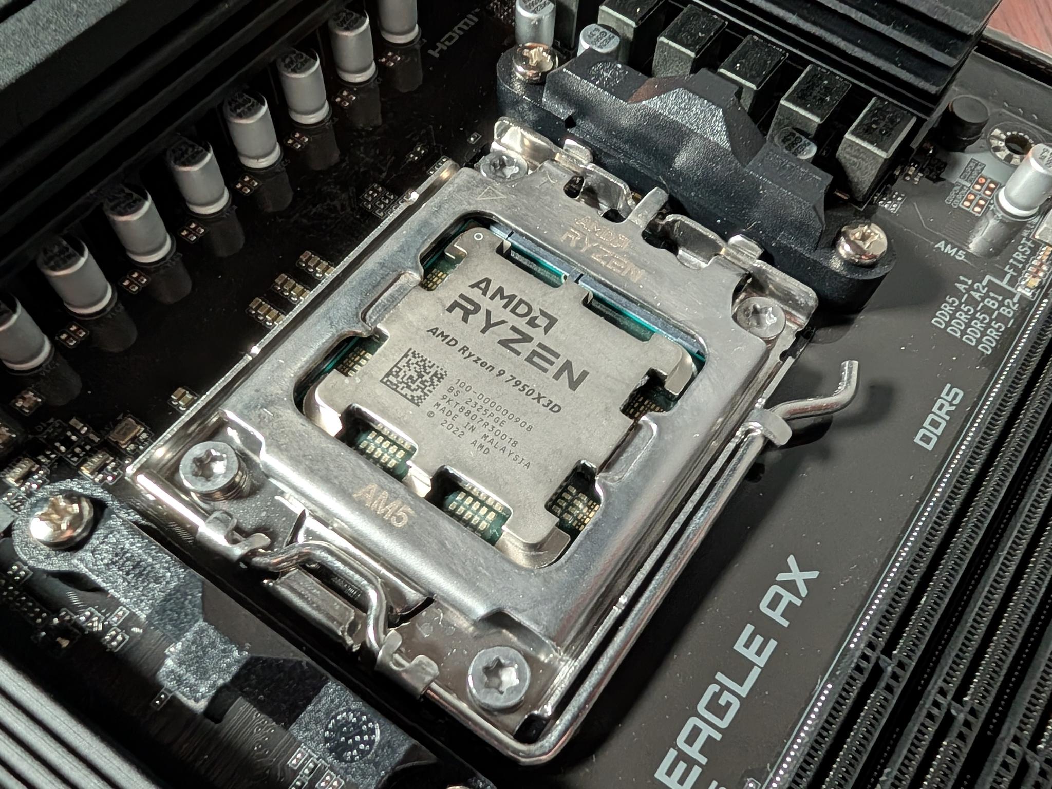 AMD Ryzen 9 7950X3D + B650 Bundle