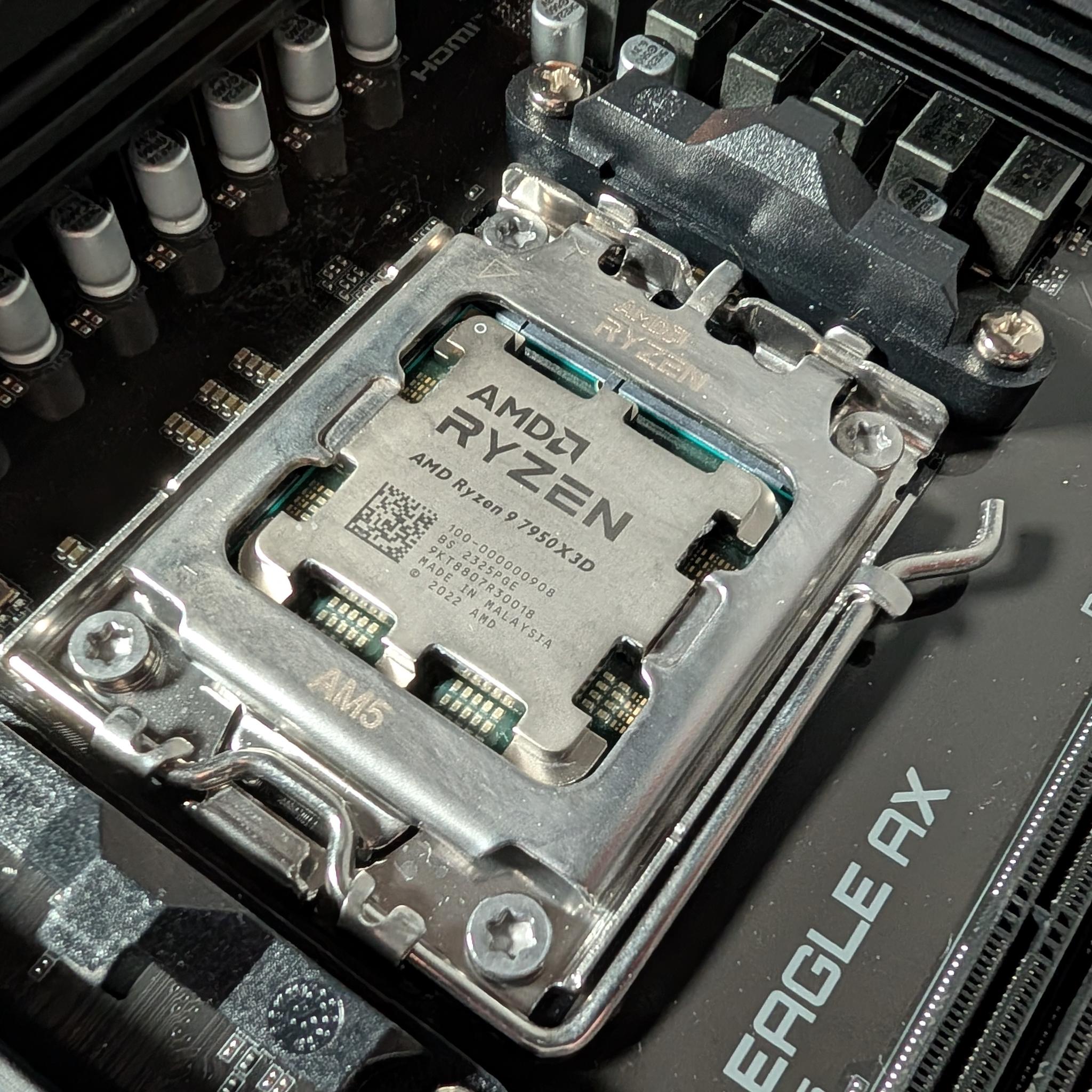 AMD Ryzen 9 7950X3D + B650 Bundle