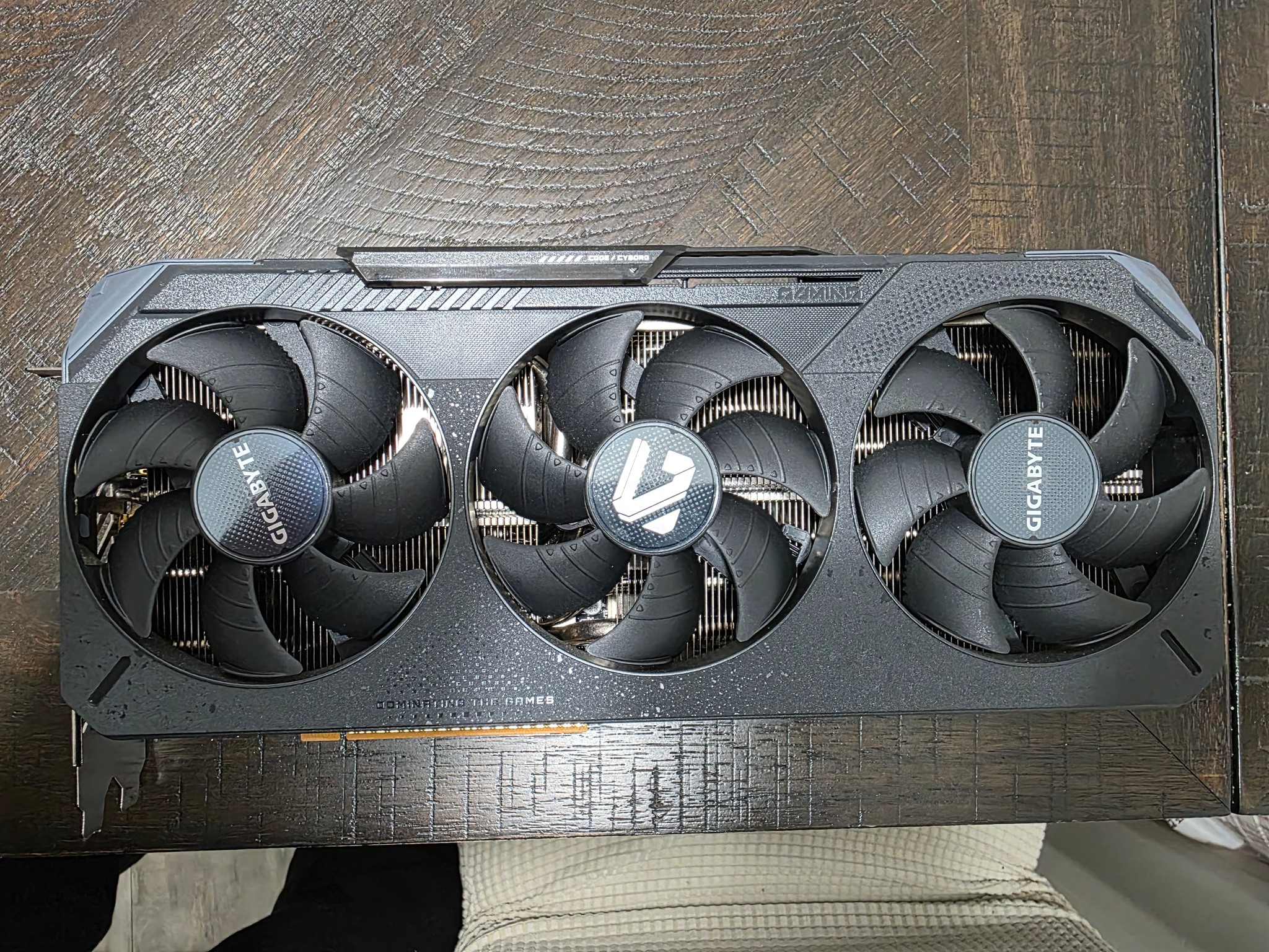 GIGABYTE RX 9070 XT GAMING OC 16G