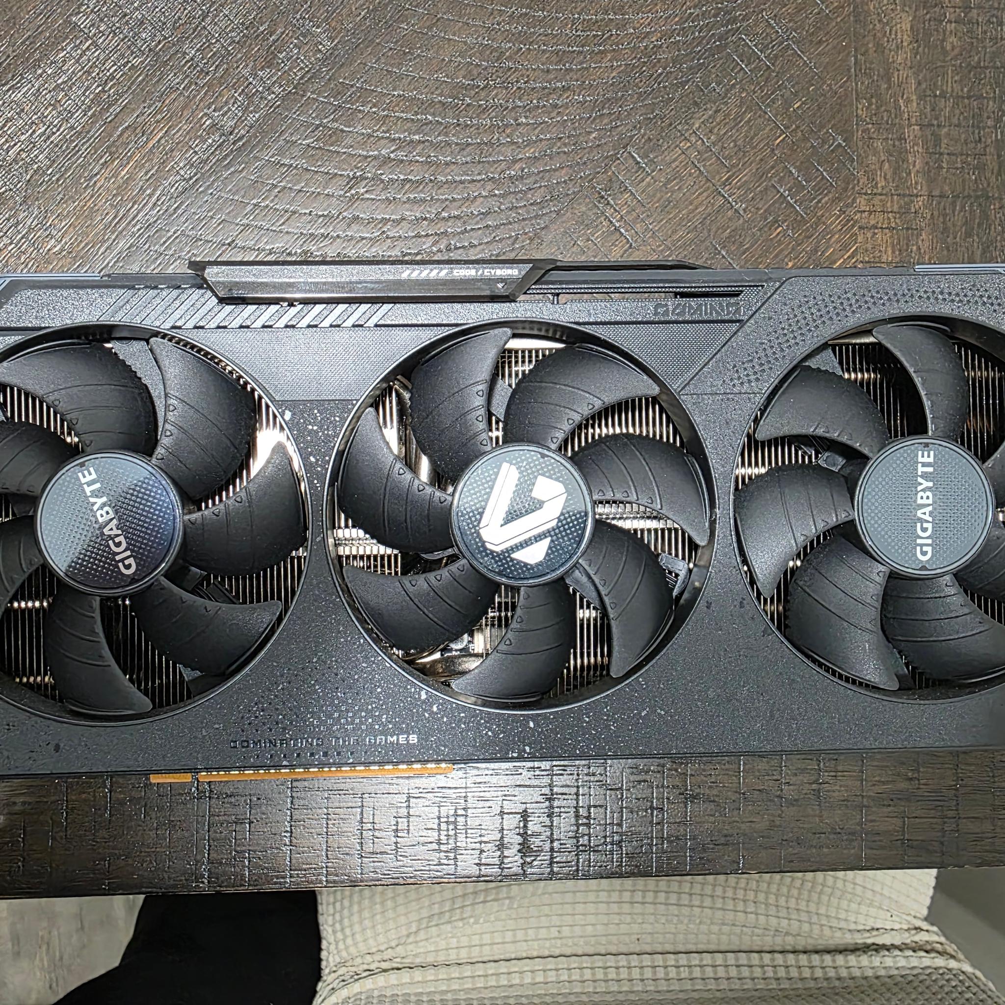 GIGABYTE RX 9070 XT GAMING OC 16G