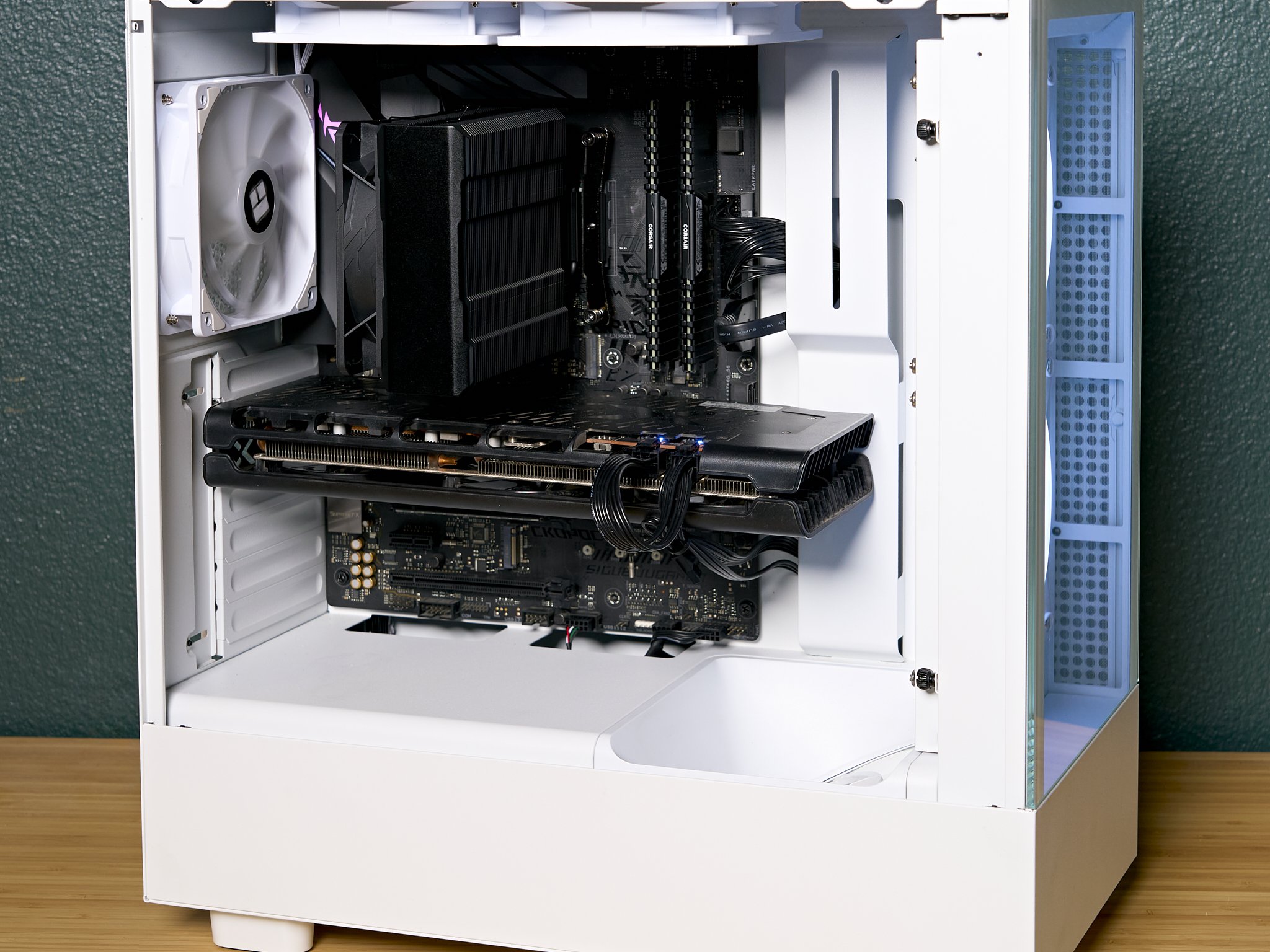 H5 Elite (White) | Ryzen 7 3700X | RX 5700XT | 16gb DDR4