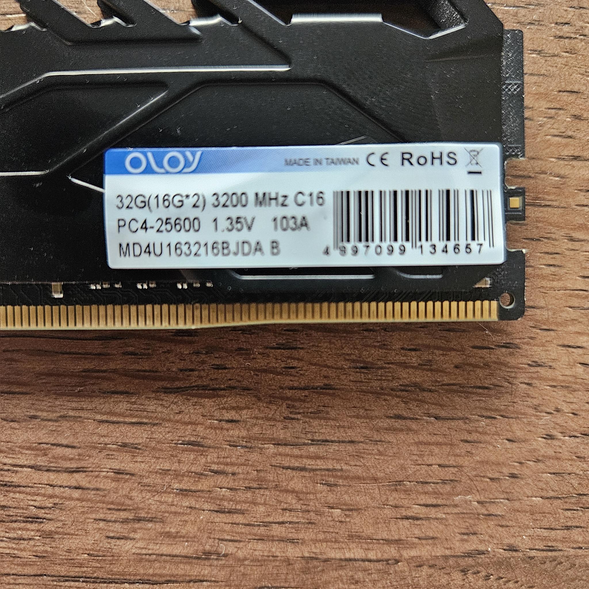 OLOY 32gb 3200mhz (2x16) black