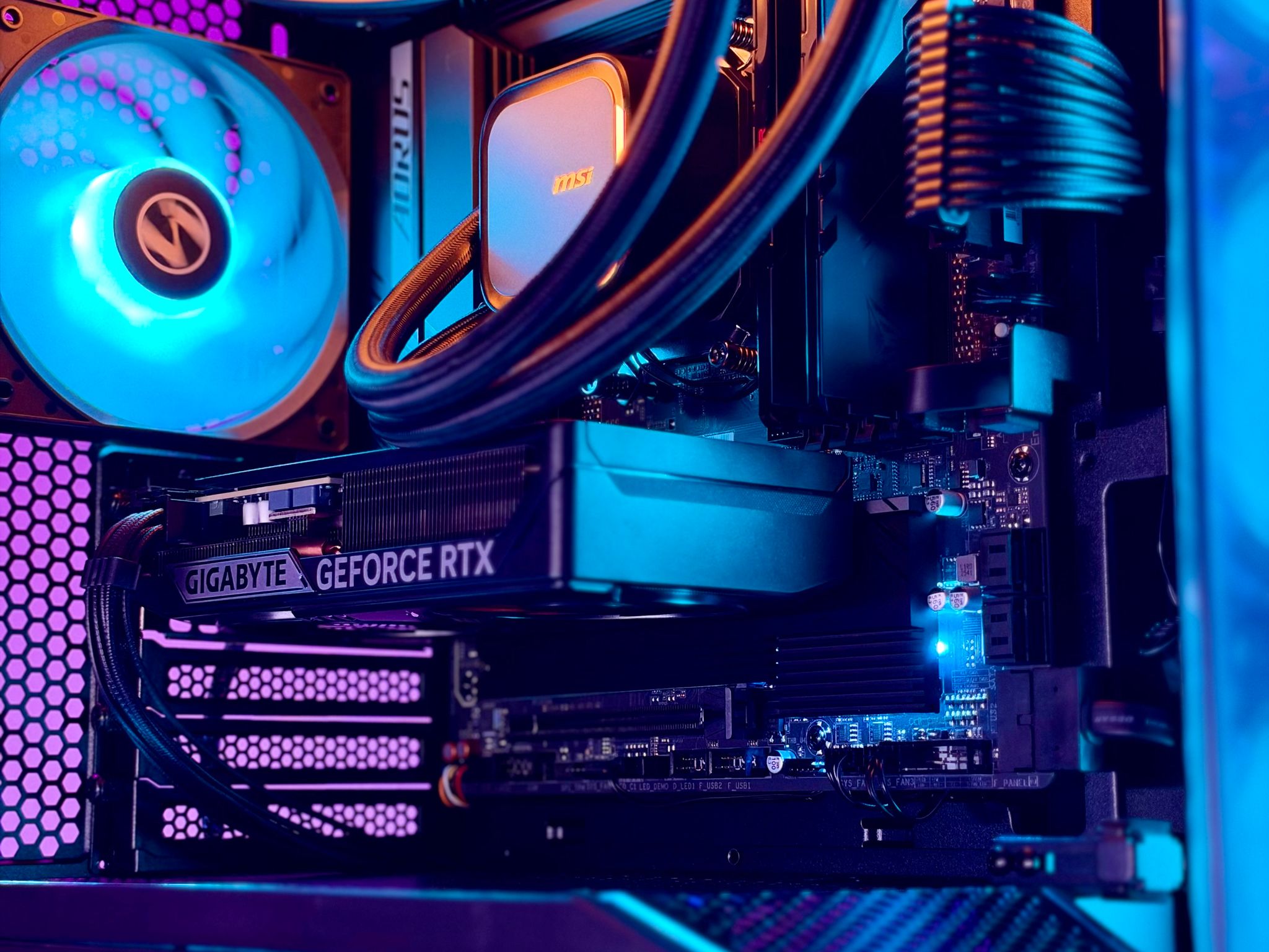 Vector - Ryzen 9600X | Nvidia RTX 5060 | 16GB DDR5 RAM 6000MHz | 1TB SSD NVMe Gen4 | WiFi | BT