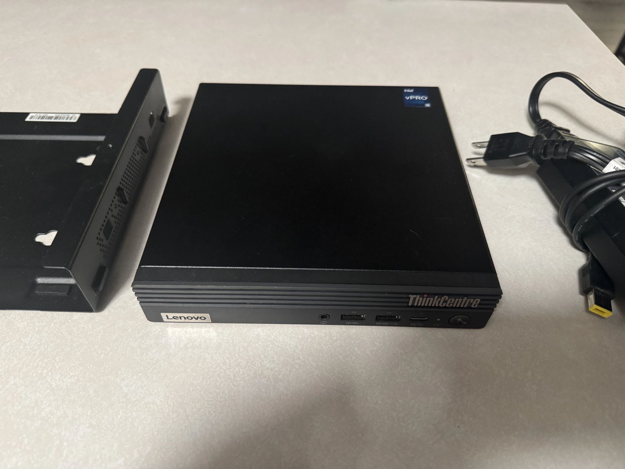 Lenovo Thinkcentre M80q Gen 3 Mini Desktop
