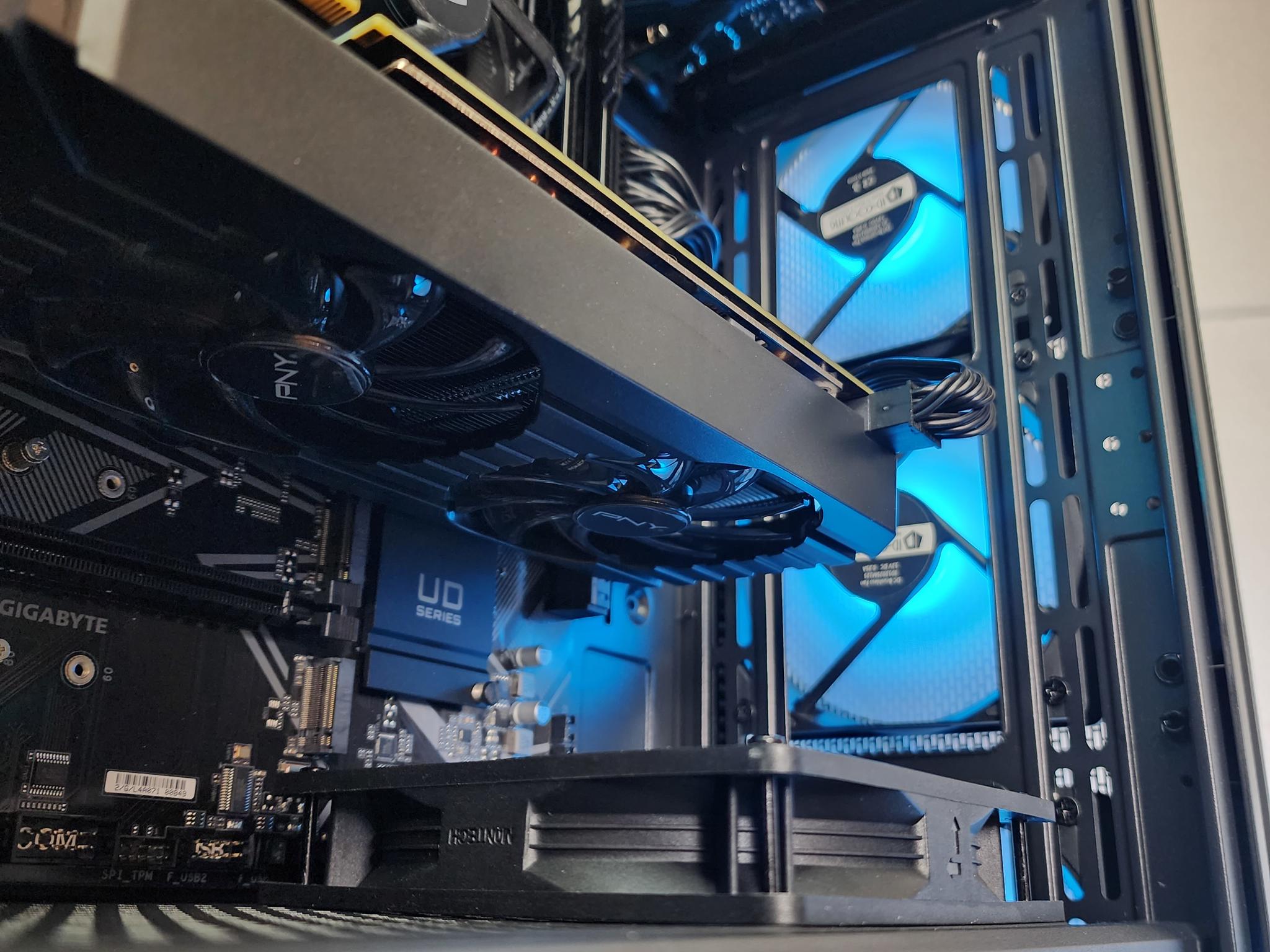 💙🖤💙 PNY GTX 1070 Ti // Intel Core i3 10100F // XPG 16GB 3000MHz