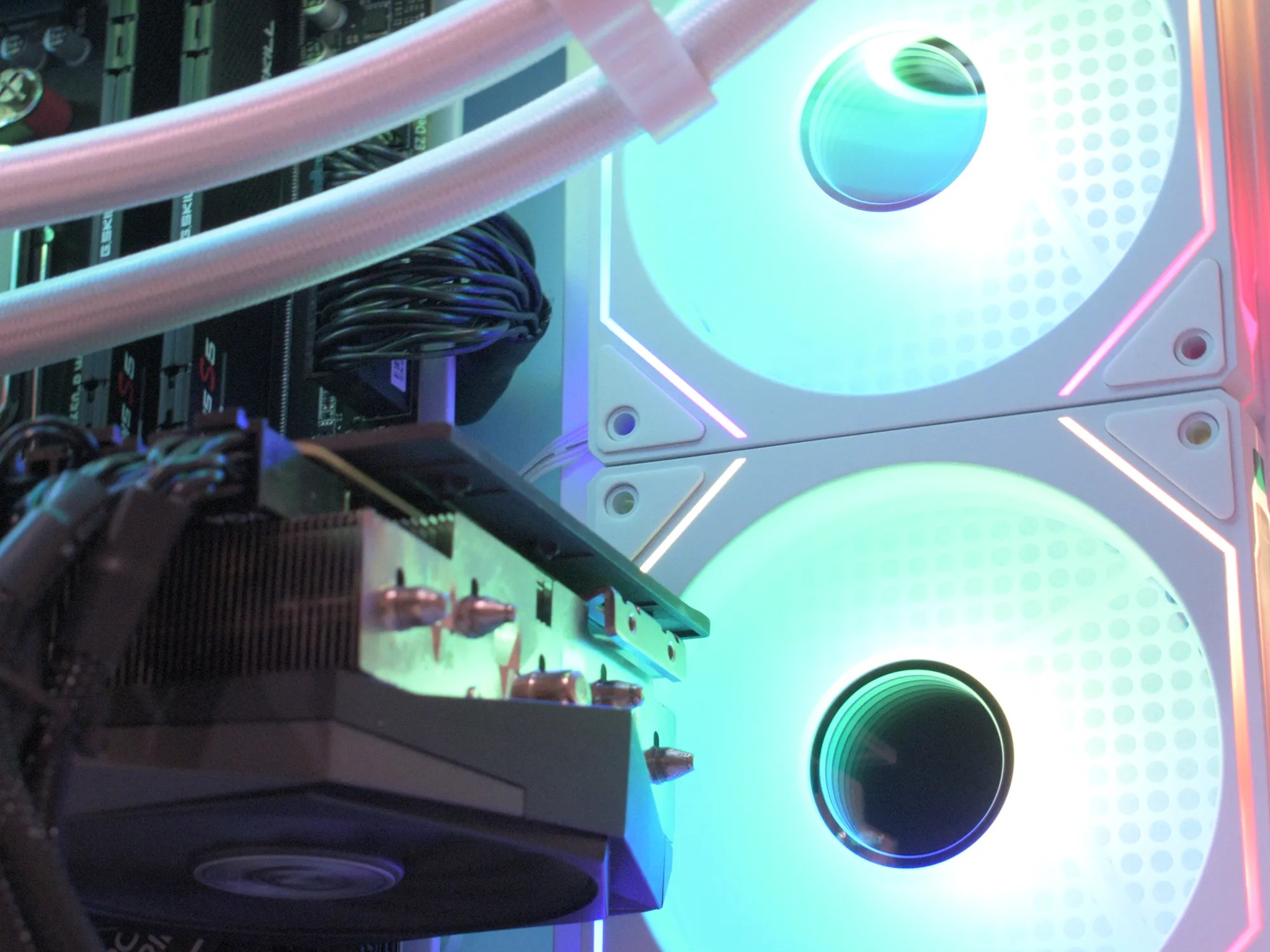 Gaming PC | Ryzen 7 7700 | RTX 3080 10GB | 32GB DDR5 | 1TB nVME SSD | 1440p White Gaming PC RGB