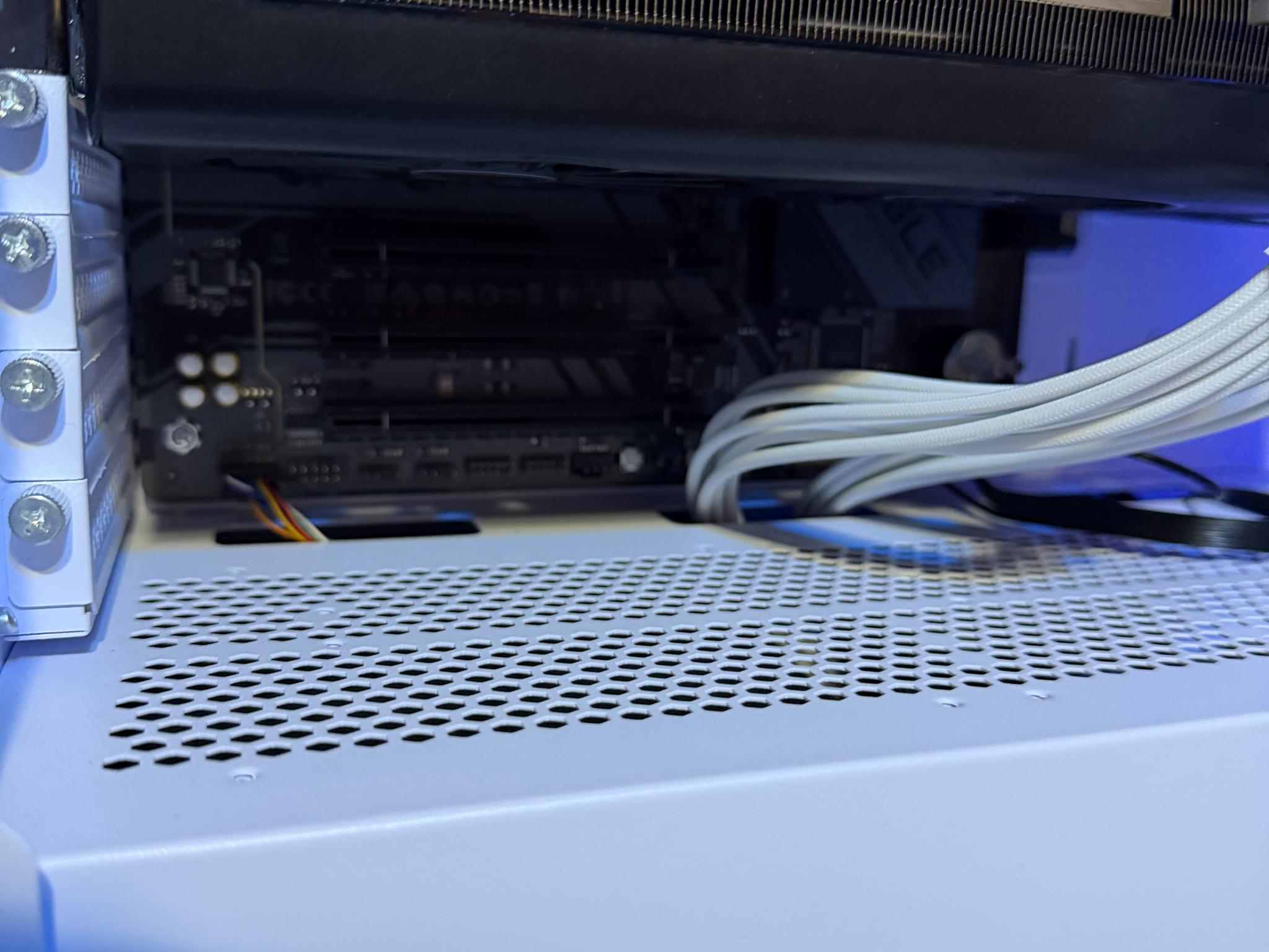 Ryzen 7600x – Rx7700xt – 32gb DDR5 – Custom PC
