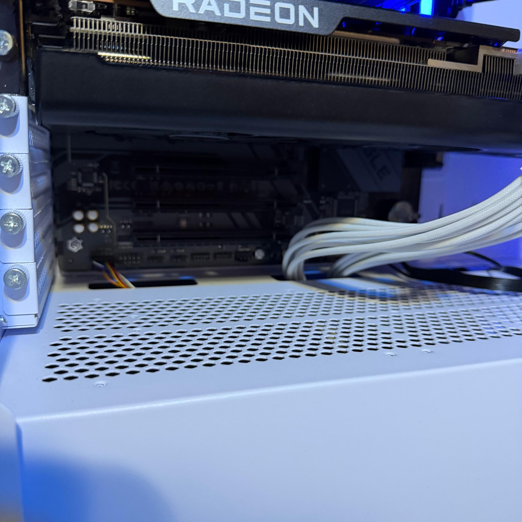 Ryzen 7600x – Rx7700xt – 32gb DDR5 – Custom PC