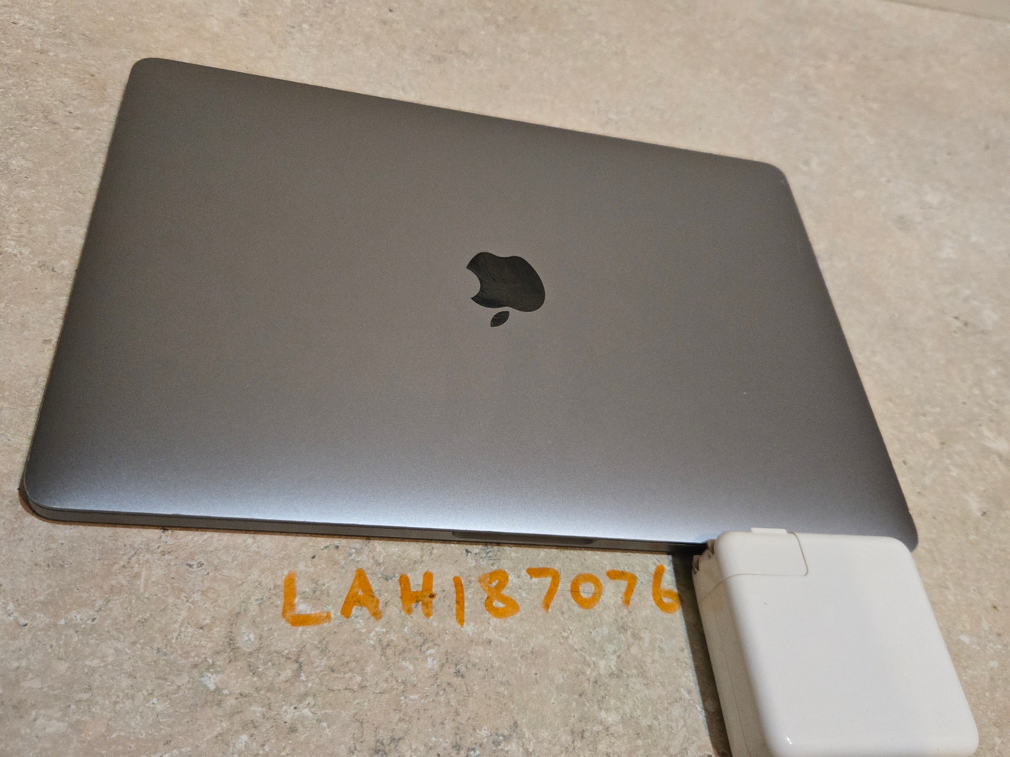 Apple Macbook Pro 13 inch Laptop - 2019 - 128GB SSD - intel i5 - Model A2159