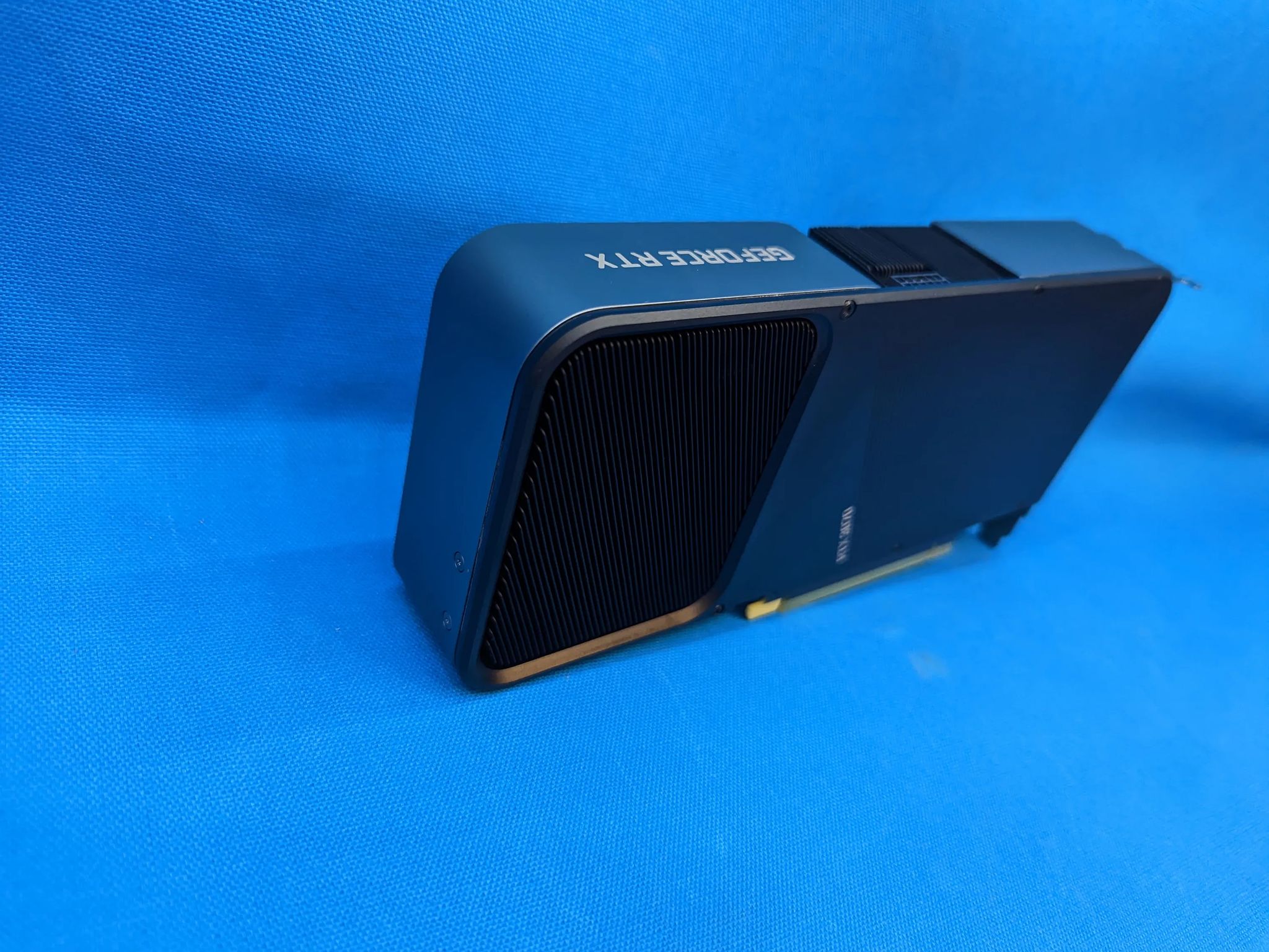 NVIDIA GeForce RTX 3070 Founders Edition 8GB GDDR6 PCIe 4.0 x16 Desktop GPU 